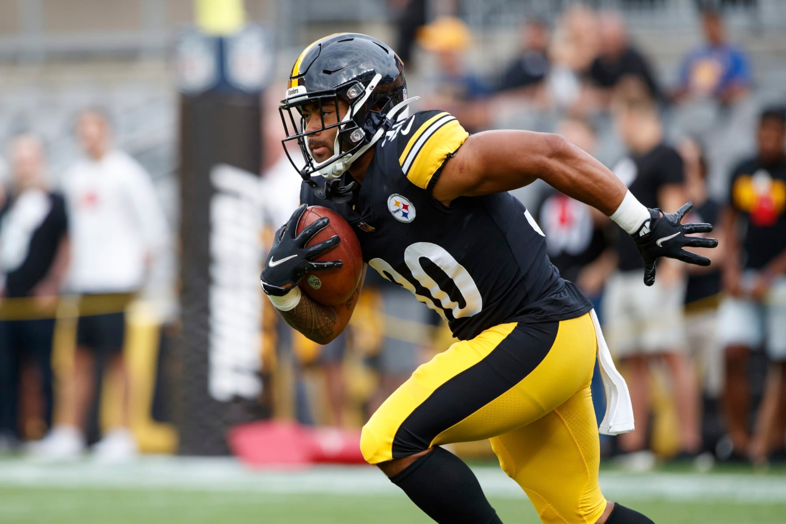 Pittsburgh Steelers running back Jaylen Warren (30) returns a kick during warmups before a preseason NFL football game, Saturday, Aug. 13, 2022, in Pittsburgh, PA. (AP Photo/Matt Durisko)