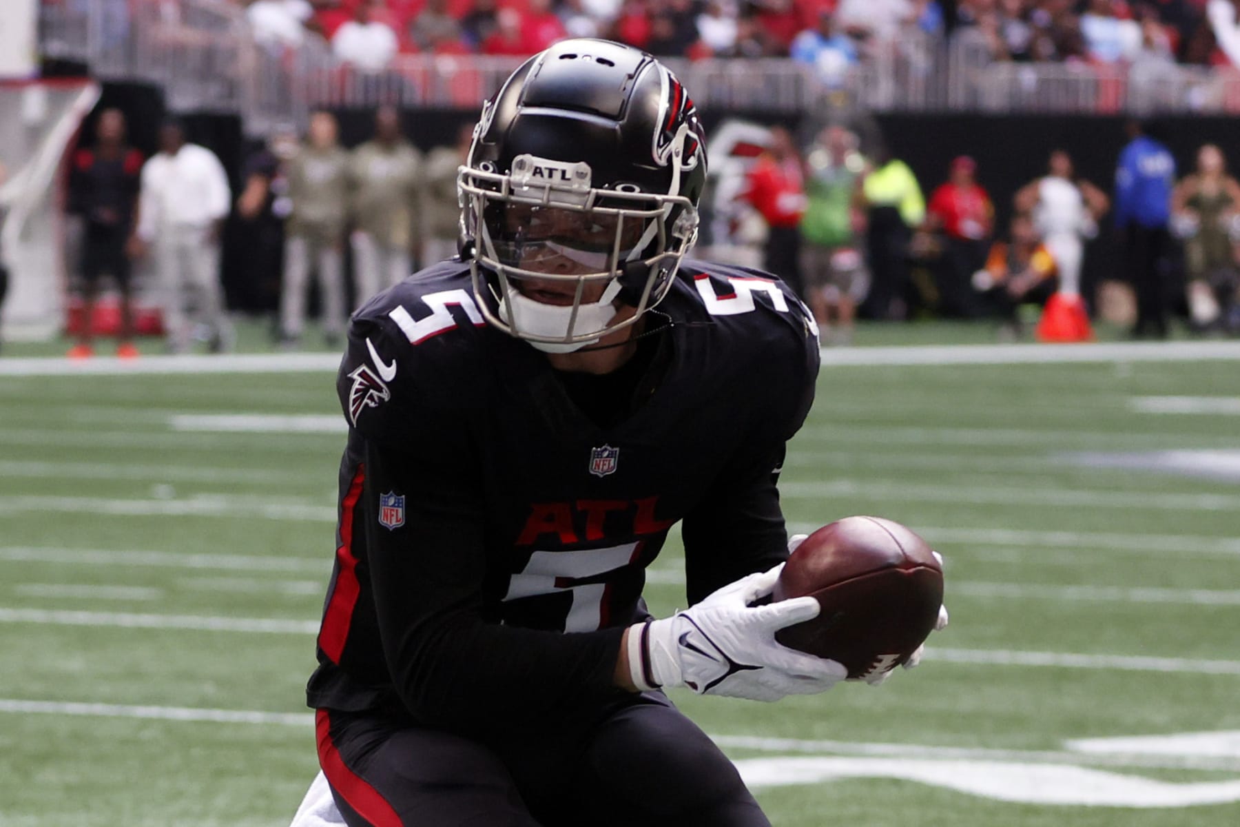Atlanta Falcons wide receiver Drake London catches a pass against the Los Angeles Chargers during the second half of a NFL football game Sunday, Nov. 6, 2022, in Atlanta. (AP Photo/Butch Dill)