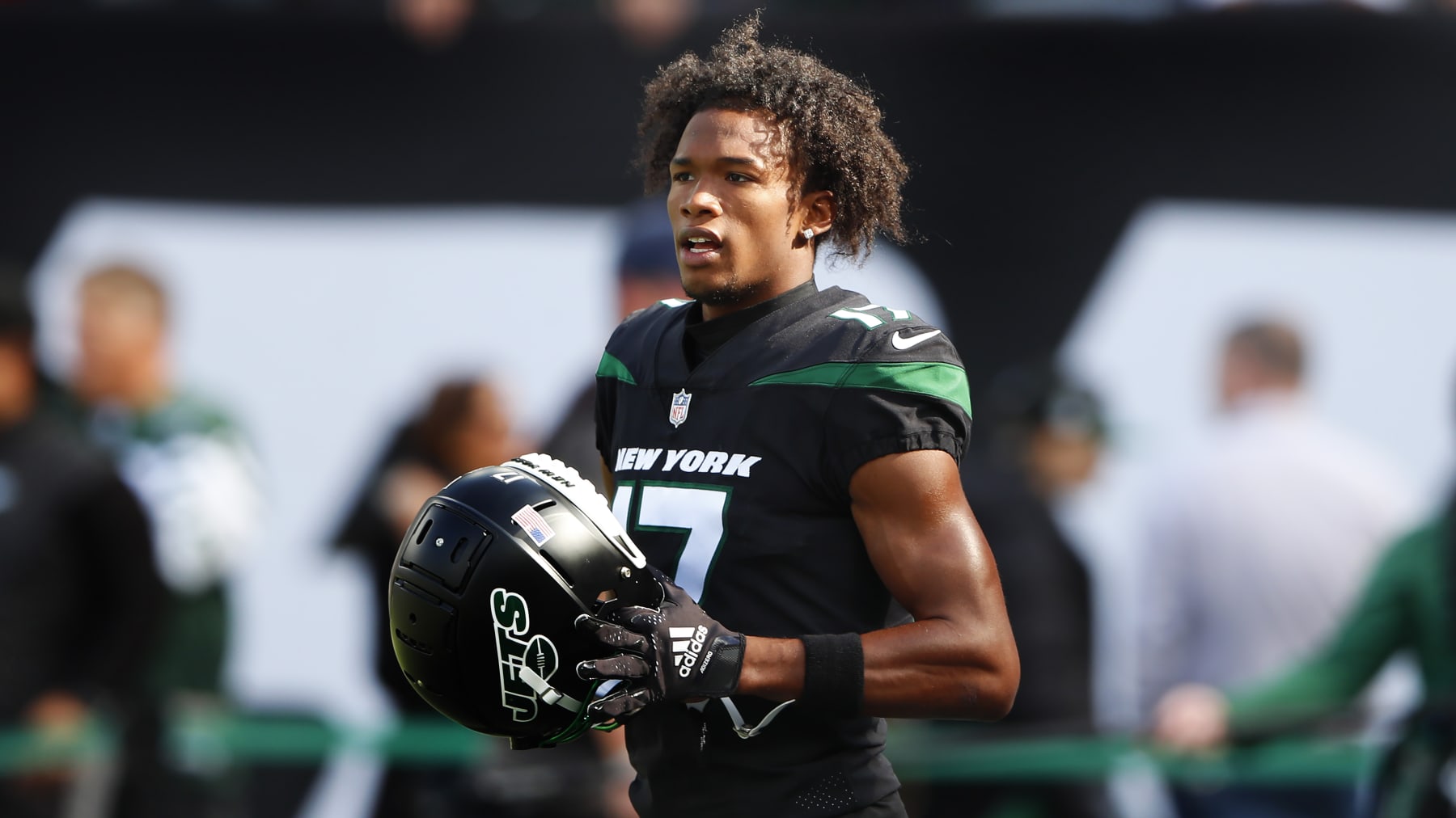 New York Jets wide receiver Garrett Wilson (17) during warm up before an NFL football game against the New England Patriots on Sunday, Oct. 30, 2022, in East Rutherford, N.J. (AP Photo/Noah K. Murray)
