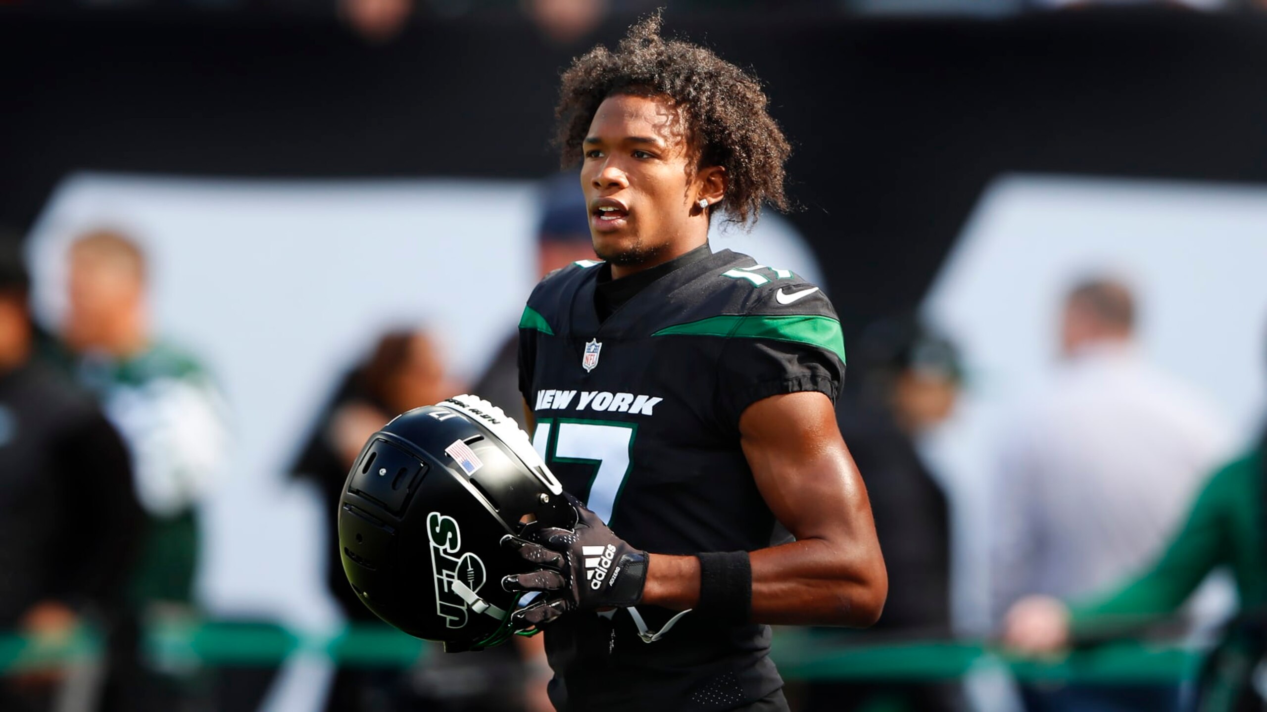 New York Jets wide receiver Garrett Wilson (17) during warm up before an NFL football game against the New England Patriots on Sunday, Oct. 30, 2022, in East Rutherford, N.J. (AP Photo/Noah K. Murray)