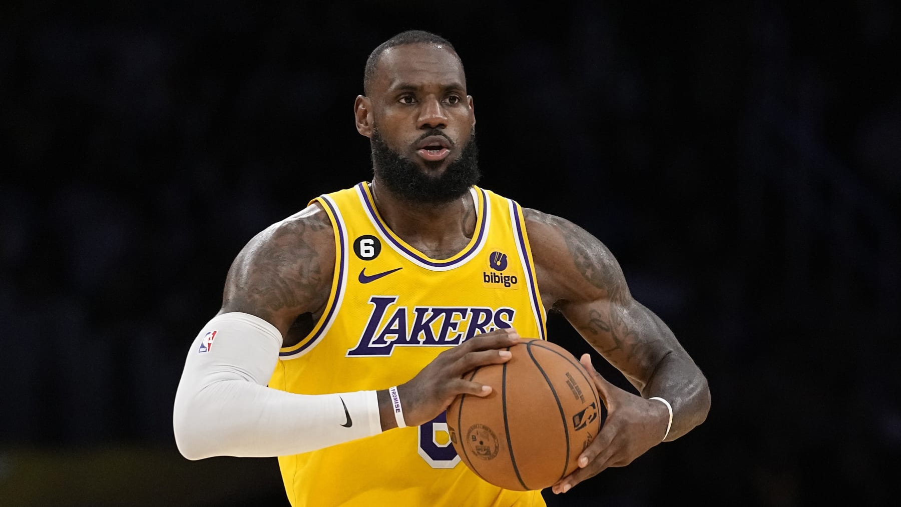 Los Angeles Lakers forward LeBron James passes the ball during the second half of an NBA basketball game against the New Orleans Pelicans Wednesday, Nov. 2, 2022, in Los Angeles. (AP Photo/Mark J. Terrill)