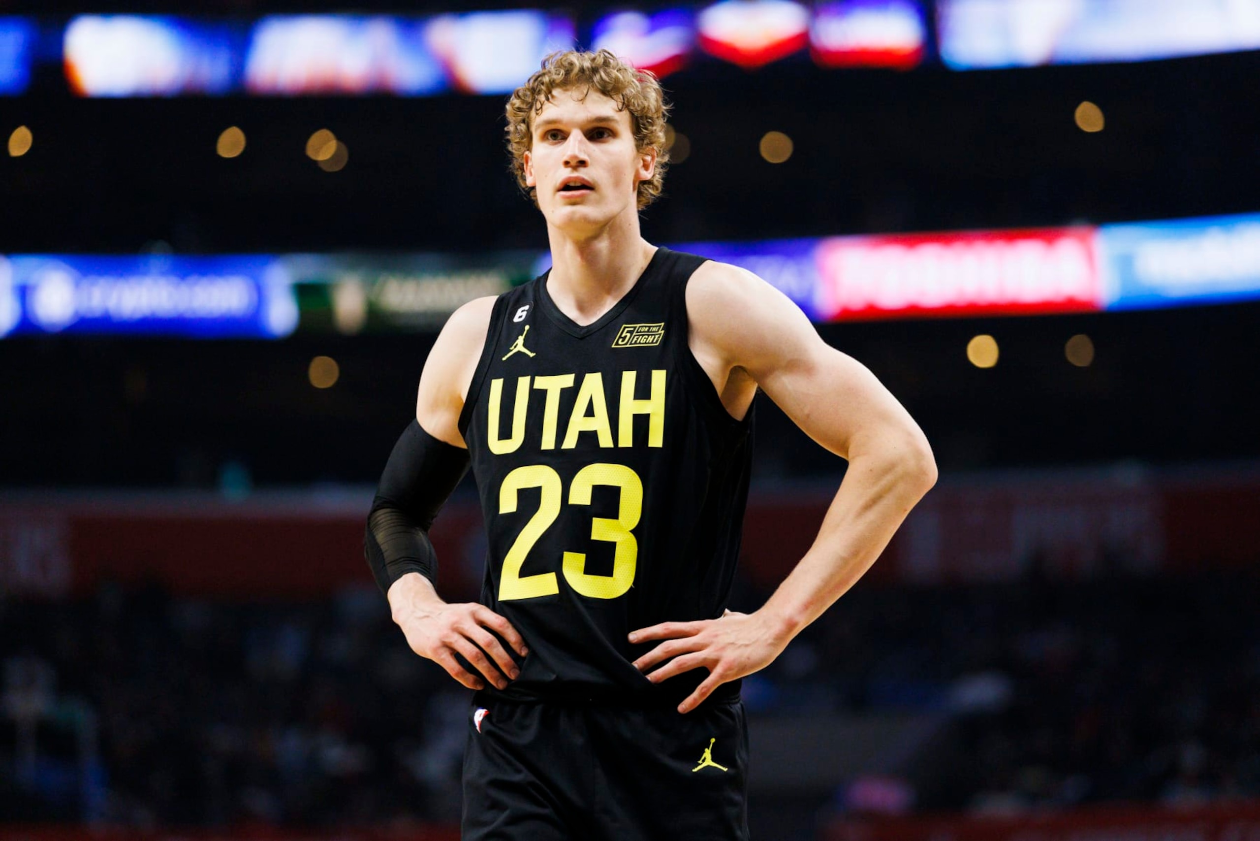 LOS ANGELES, CA - NOVEMBER 06: Utah Jazz forward Lauri Markkanen (23) on the court during a NBA game between the Utah Jazz and the Los Angeles Clippers on November 6, 2022 at Crypto.com Arena in Los Angeles, CA. (Photo by Ric Tapia/Icon Sportswire via Getty Images)