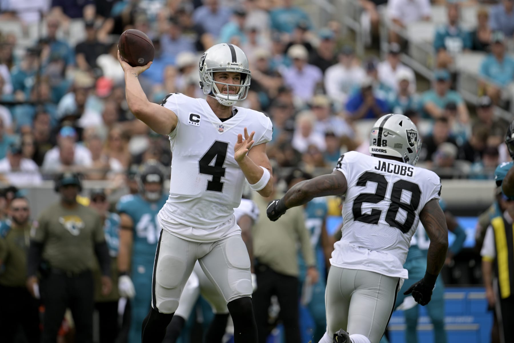 Derek Carr's contract gives the Raiders plenty of flexibility in 2023. 