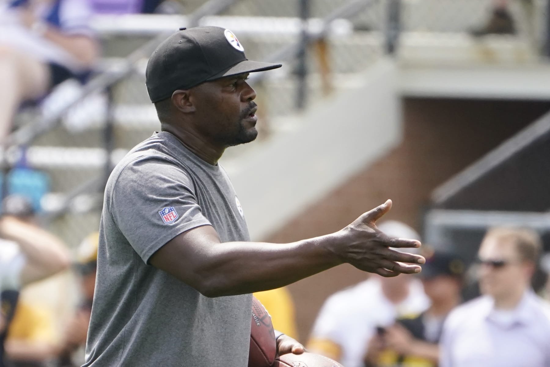 Brian Flores should be a top candidate for head coaching jobs based on his experience as the Miami Dolphins head coach. 