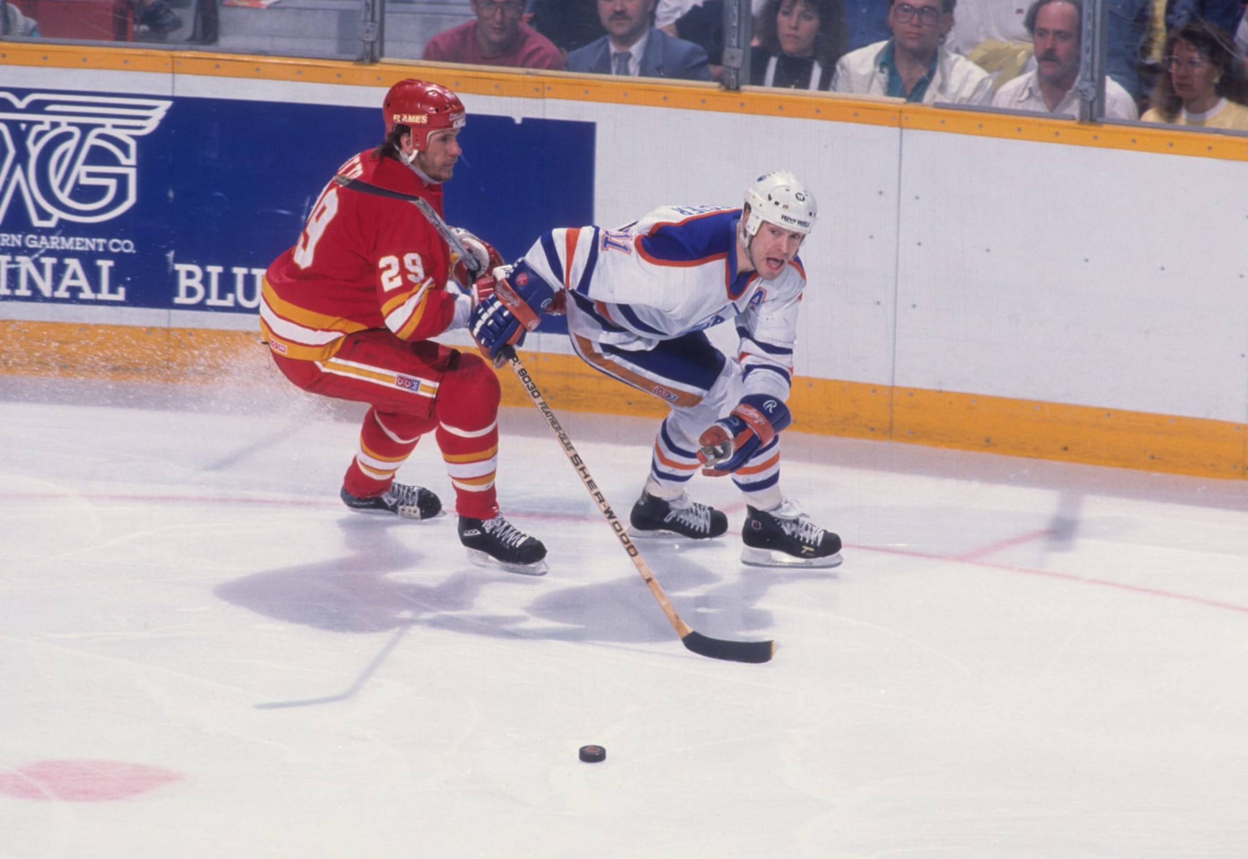 Hockey: NHL Playoffs: Edmonton Oilers Mark Messier (11) in action vs Calgary Flames Joel Otto (29) at Olympic Saddledome. Game 2.
Calgary, Canada 4/21/1988
CREDIT: David E. Klutho (Photo by David E. Klutho /Sports Illustrated via Getty Images)
(Set Number: X36443 TK3 R12 F4 ) Hockey: NHL Playoffs: Edmonton Oilers Mark Messier (11) in action vs Calgary Flames Joel Otto (29) at Olympic Saddledome. Game 2.
Calgary, Canada 4/21/1988
CREDIT: David E. Klutho (Photo by David E. Klutho /Sports Illustrated via Getty Images)
(Set Number: X36443 TK3 R12 F4 )