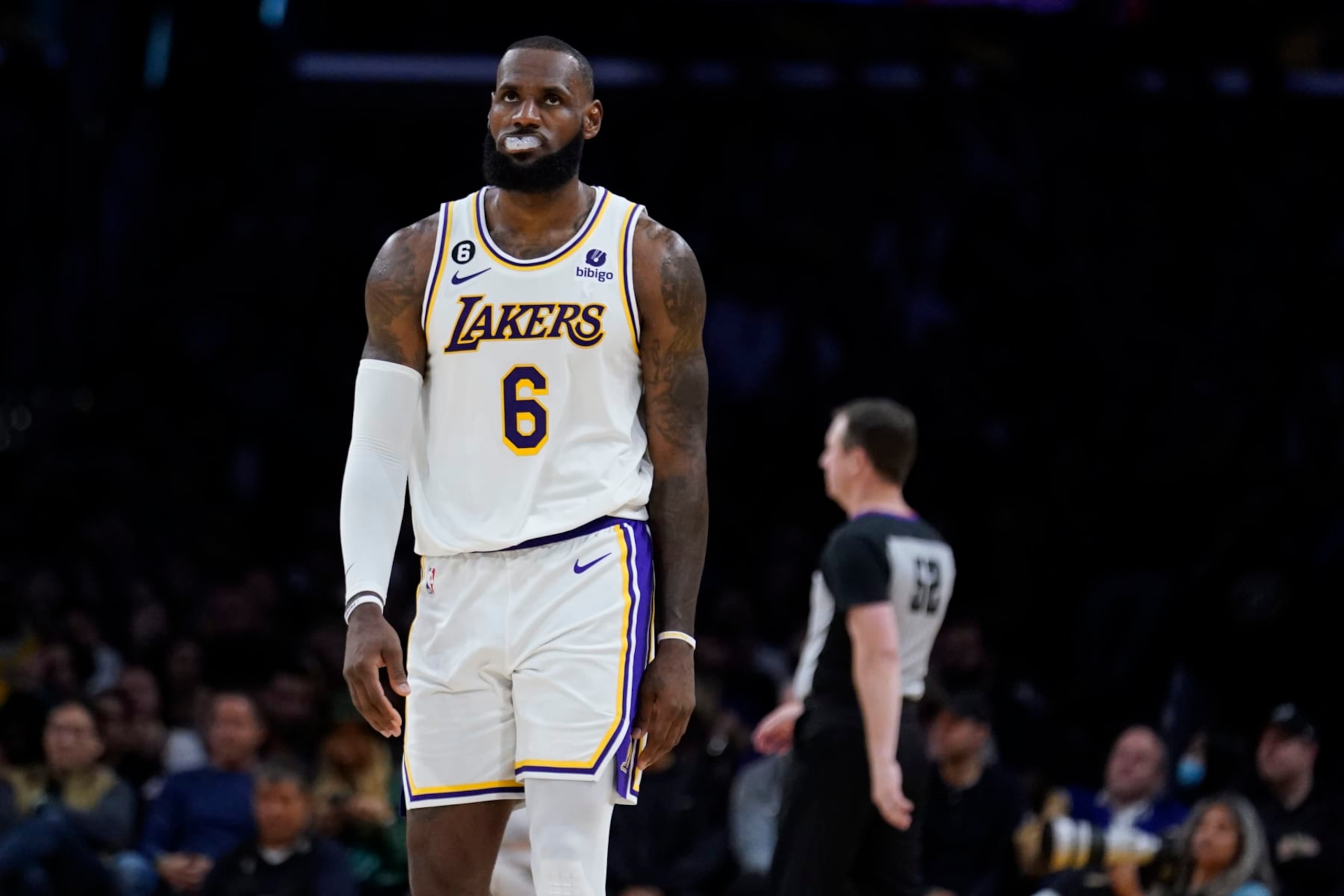 Los Angeles Lakers forward LeBron James (6) walks back to the defensive side of the court during the second half of an NBA basketball game against the Cleveland Cavaliers, Sunday, Nov. 6, 2022, in Los Angeles. (AP Photo/Marcio Jose Sanchez) Los Angeles Lakers forward LeBron James (6) walks back to the defensive side of the court during the second half of an NBA basketball game against the Cleveland Cavaliers, Sunday, Nov. 6, 2022, in Los Angeles. (AP Photo/Marcio Jose Sanchez)