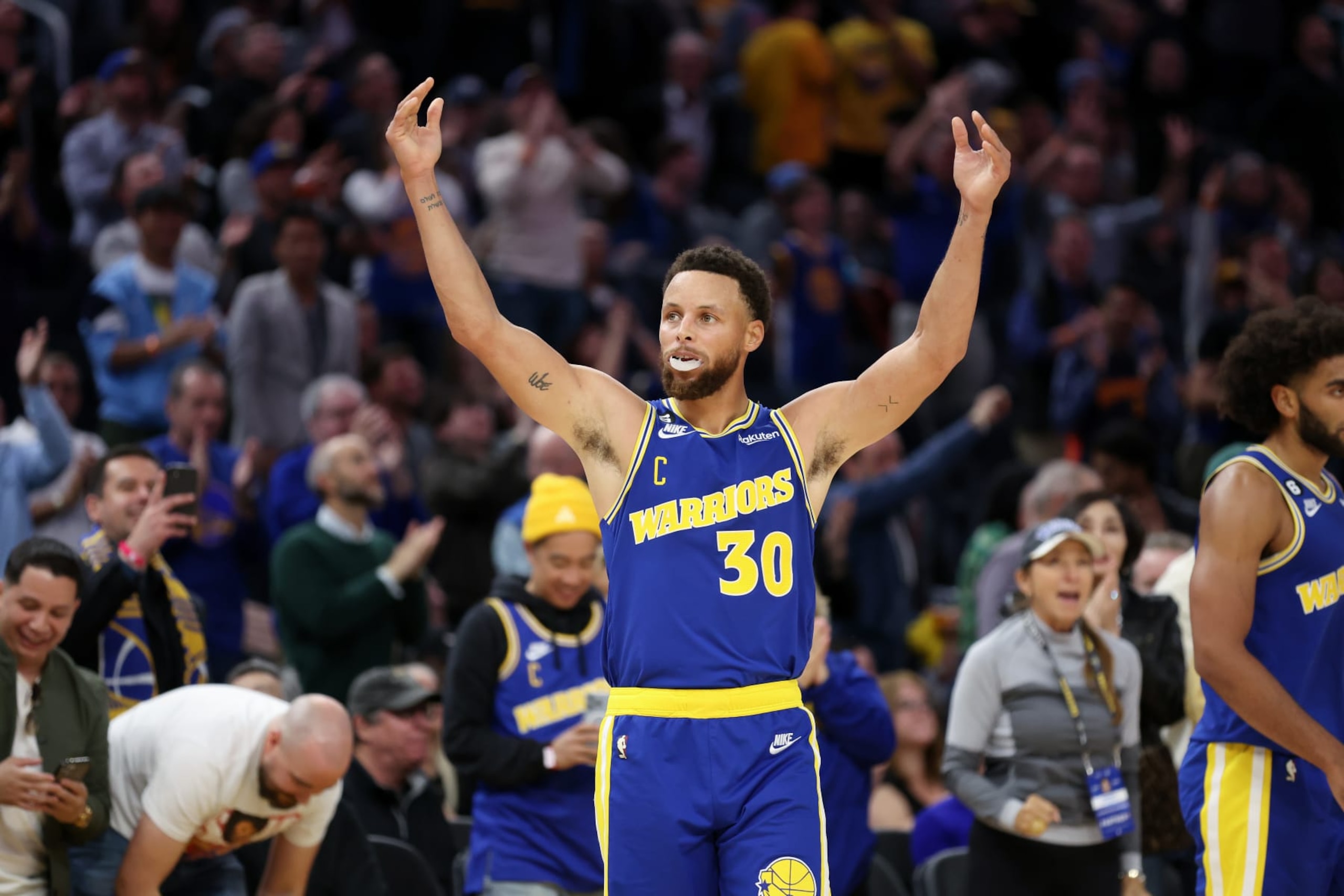 SAN FRANCISCO, CALIFORNIA - NOVEMBER 07: Stephen Curry #30 of the Golden State Warriors reacts during their game against the Sacramento Kings at Chase Center on November 07, 2022 in San Francisco, California. NOTE TO USER: User expressly acknowledges and agrees that, by downloading and or using this photograph, User is consenting to the terms and conditions of the Getty Images License Agreement. (Photo by Ezra Shaw/Getty Images) SAN FRANCISCO, CALIFORNIA - NOVEMBER 07: Stephen Curry #30 of the Golden State Warriors reacts during their game against the Sacramento Kings at Chase Center on November 07, 2022 in San Francisco, California. NOTE TO USER: User expressly acknowledges and agrees that, by downloading and or using this photograph, User is consenting to the terms and conditions of the Getty Images License Agreement. (Photo by Ezra Shaw/Getty Images)