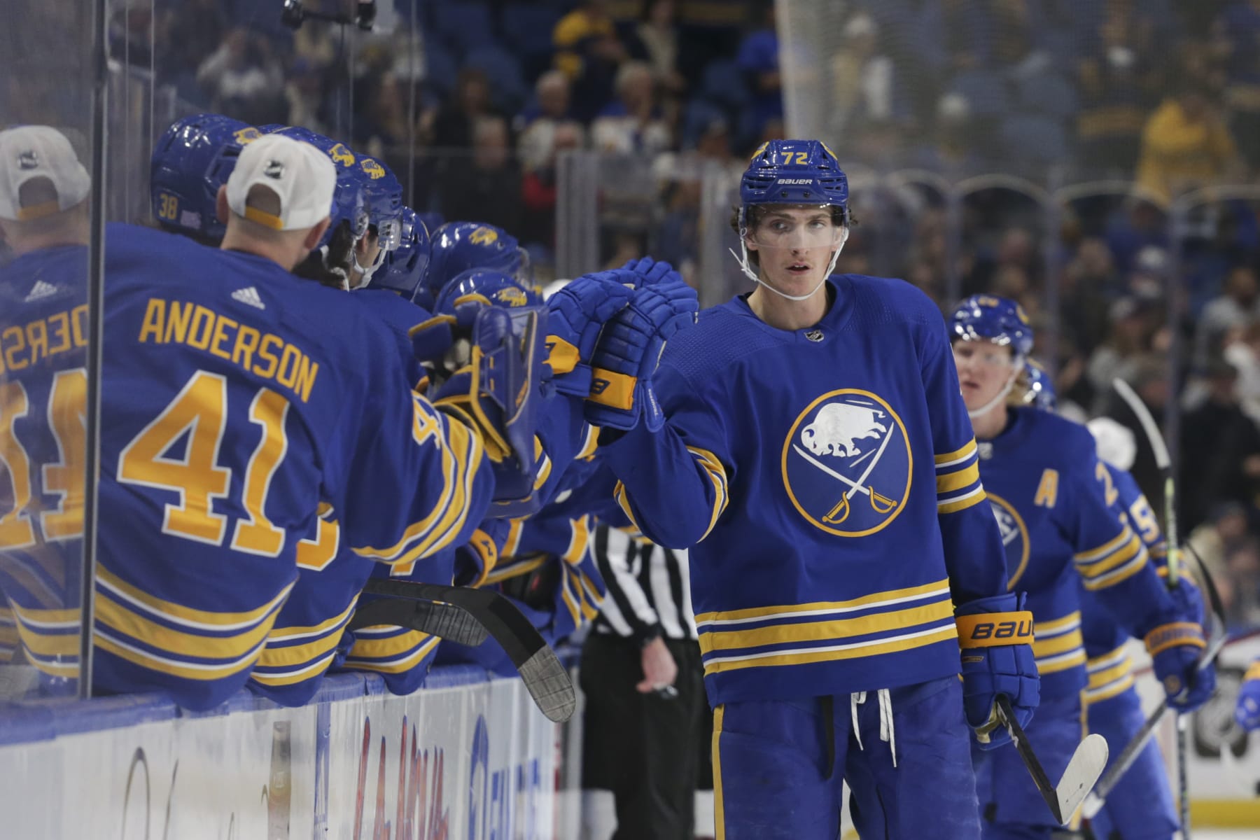 Tage Thompson's goal against Arizona gave Buffalo at least one power-play tally in seven straight games.