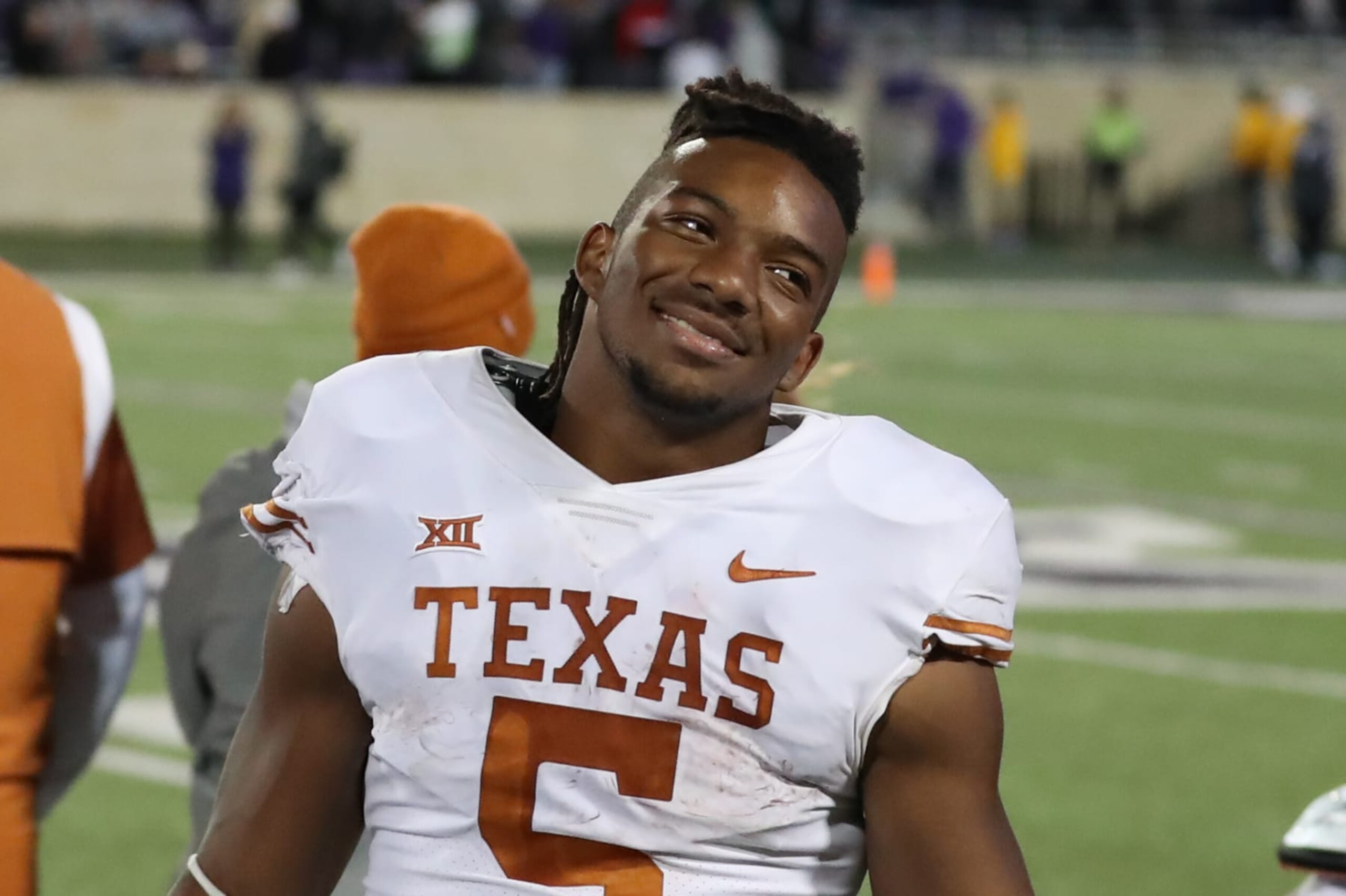 MANHATTAN, KS - NOVEMBER 05: Texas Longhorns running back Bijan Robinson (5) is all smiles late in the fourth quarter of a Big 12 college football game between the Texas Longhorns and Kansas State Wildcats on November 5, 2022 at Bill Snyder Family Stadium in Manhattan, KS. (Photo by Scott Winters/Icon Sportswire via Getty Images) MANHATTAN, KS - NOVEMBER 05: Texas Longhorns running back Bijan Robinson (5) is all smiles late in the fourth quarter of a Big 12 college football game between the Texas Longhorns and Kansas State Wildcats on November 5, 2022 at Bill Snyder Family Stadium in Manhattan, KS. (Photo by Scott Winters/Icon Sportswire via Getty Images)