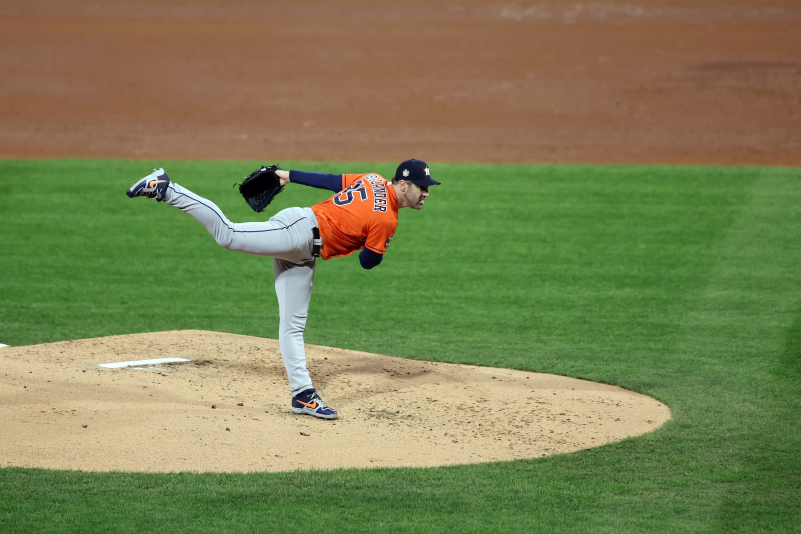 PHILADELPHIA, PA - NOVEMBER 03: Starting pitcher Justin Verlander #35 of the Houston Astros pitches during Game 5 of the 2022 World Series between the Houston Astros and the Philadelphia Phillies at Citizens Bank Park on Thursday, November 3, 2022 in Philadelphia, Pennsylvania. (Photo by Rob Tringali/MLB Photos via Getty Images) PHILADELPHIA, PA - NOVEMBER 03: Starting pitcher Justin Verlander #35 of the Houston Astros pitches during Game 5 of the 2022 World Series between the Houston Astros and the Philadelphia Phillies at Citizens Bank Park on Thursday, November 3, 2022 in Philadelphia, Pennsylvania. (Photo by Rob Tringali/MLB Photos via Getty Images)