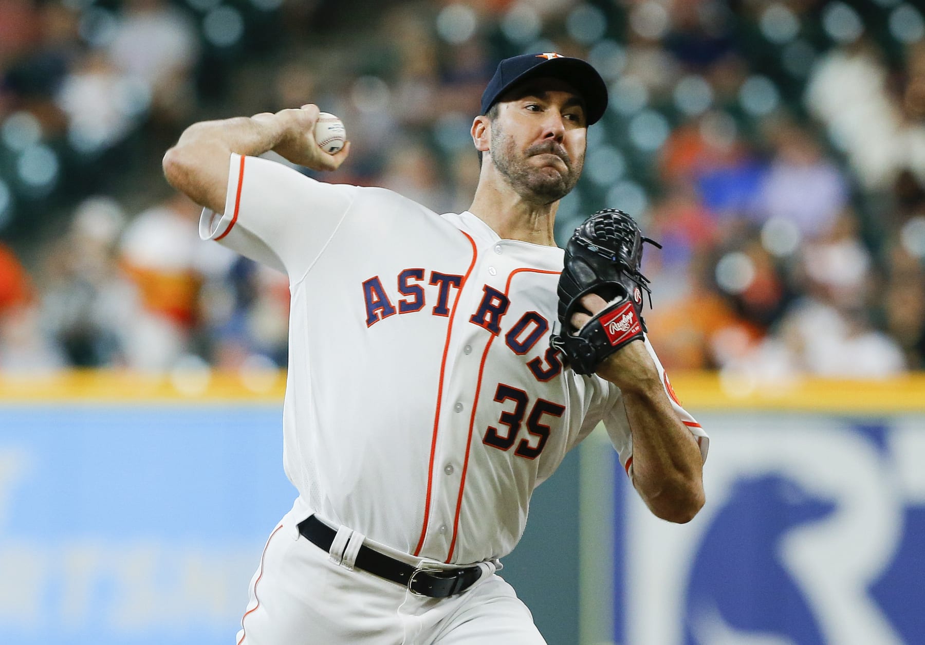 HOUSTON, TX - MAY 23:  Justin Verlander #35 of the Houston Astros pitches in the first inning against the San Francisco Giants at Minute Maid Park on May 23, 2018 in Houston, Texas.  (Photo by Bob Levey/Getty Images)