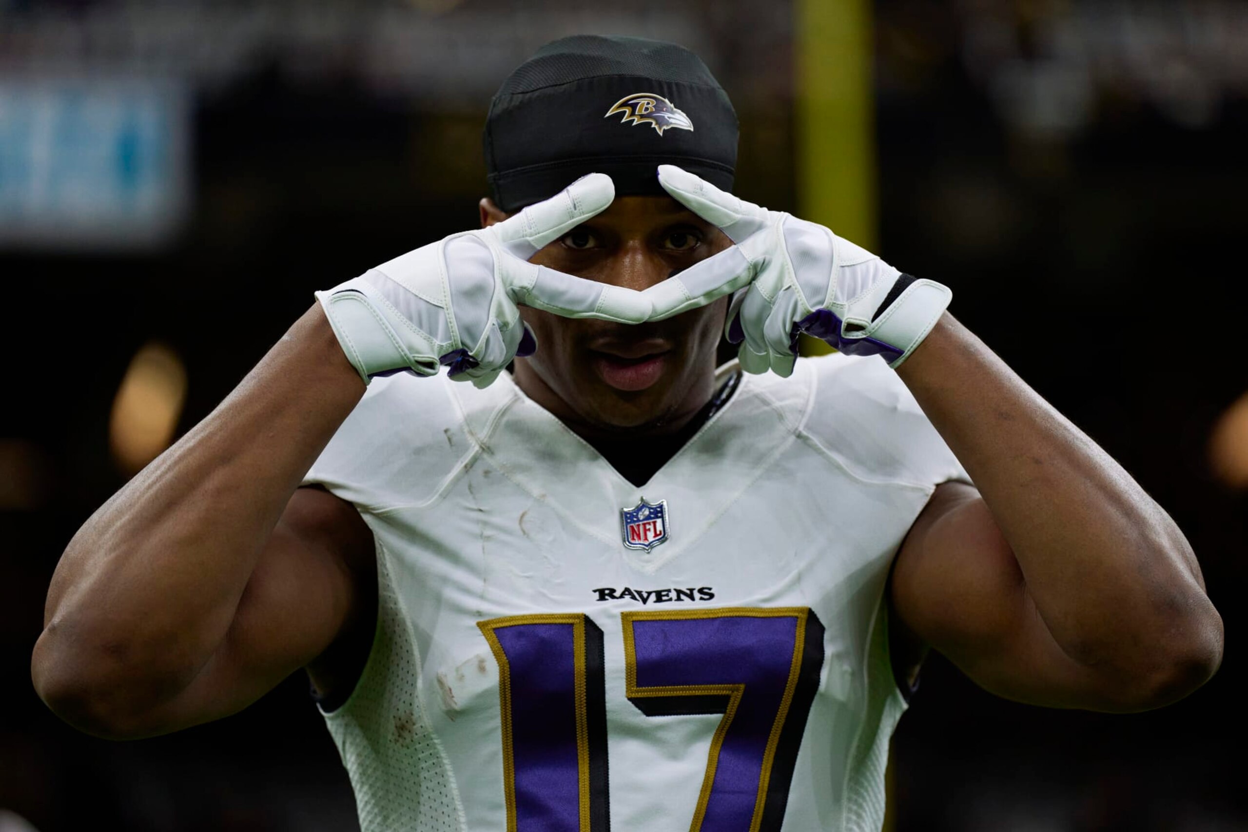 NEW ORLEANS, LA - NOVEMBER 07: Kenyan Drake #17 of the Baltimore Ravens warms up before kickoff against the New Orleans Saints at Caesars Superdome on November 7, 2022 in New Orleans, Louisiana. (Photo by Cooper Neill/Getty Images)