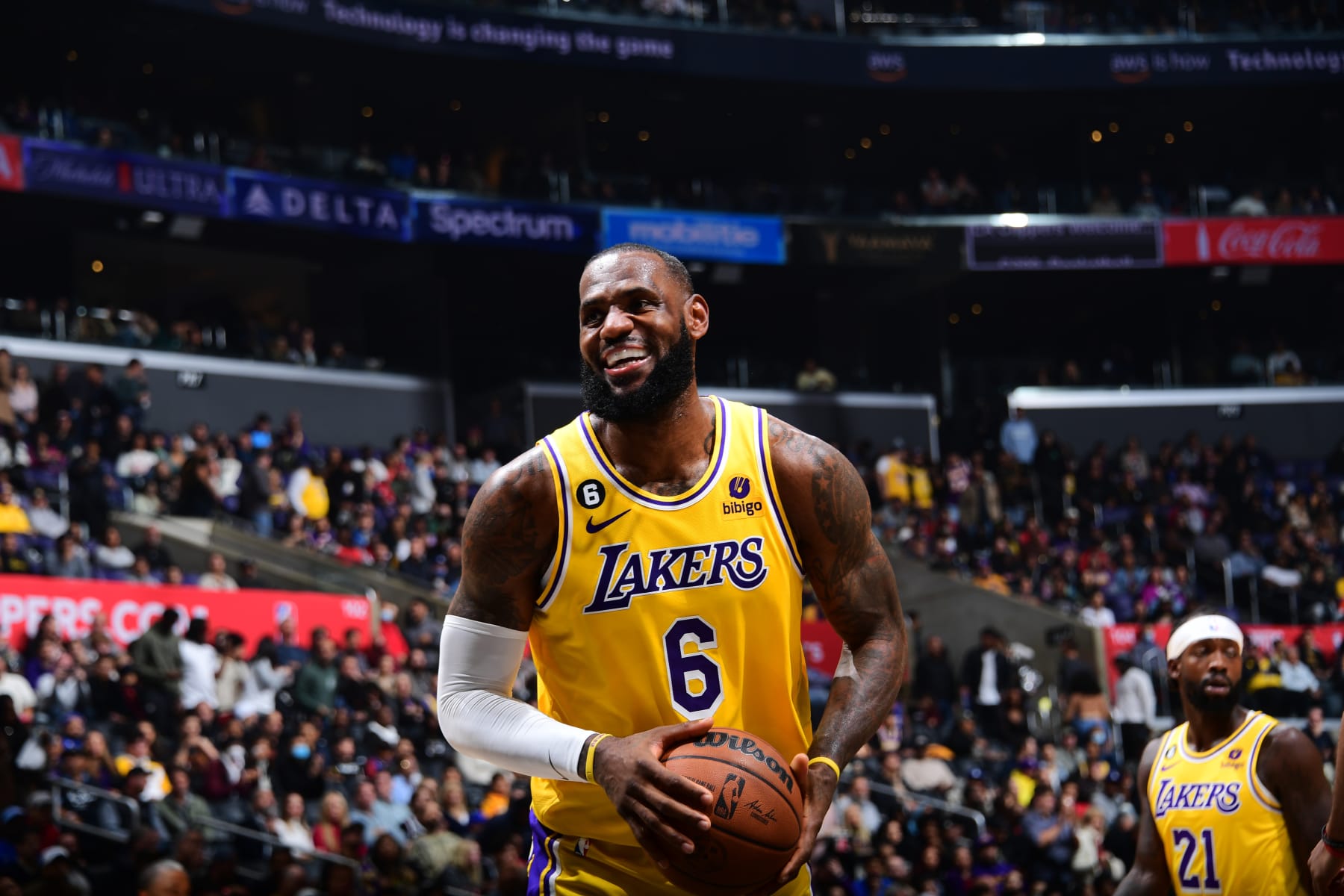LOS ANGELES, CA - NOVEMBER 9: LeBron James #6 of the Los Angeles Lakers smiles during the game against the LA Clippers on November 9, 2022 at Crypto.Com Arena in Los Angeles, California. NOTE TO USER: User expressly acknowledges and agrees that, by downloading and/or using this Photograph, user is consenting to the terms and conditions of the Getty Images License Agreement. Mandatory Copyright Notice: Copyright 2022 NBAE (Photo by Adam Pantozzi/NBAE via Getty Images)