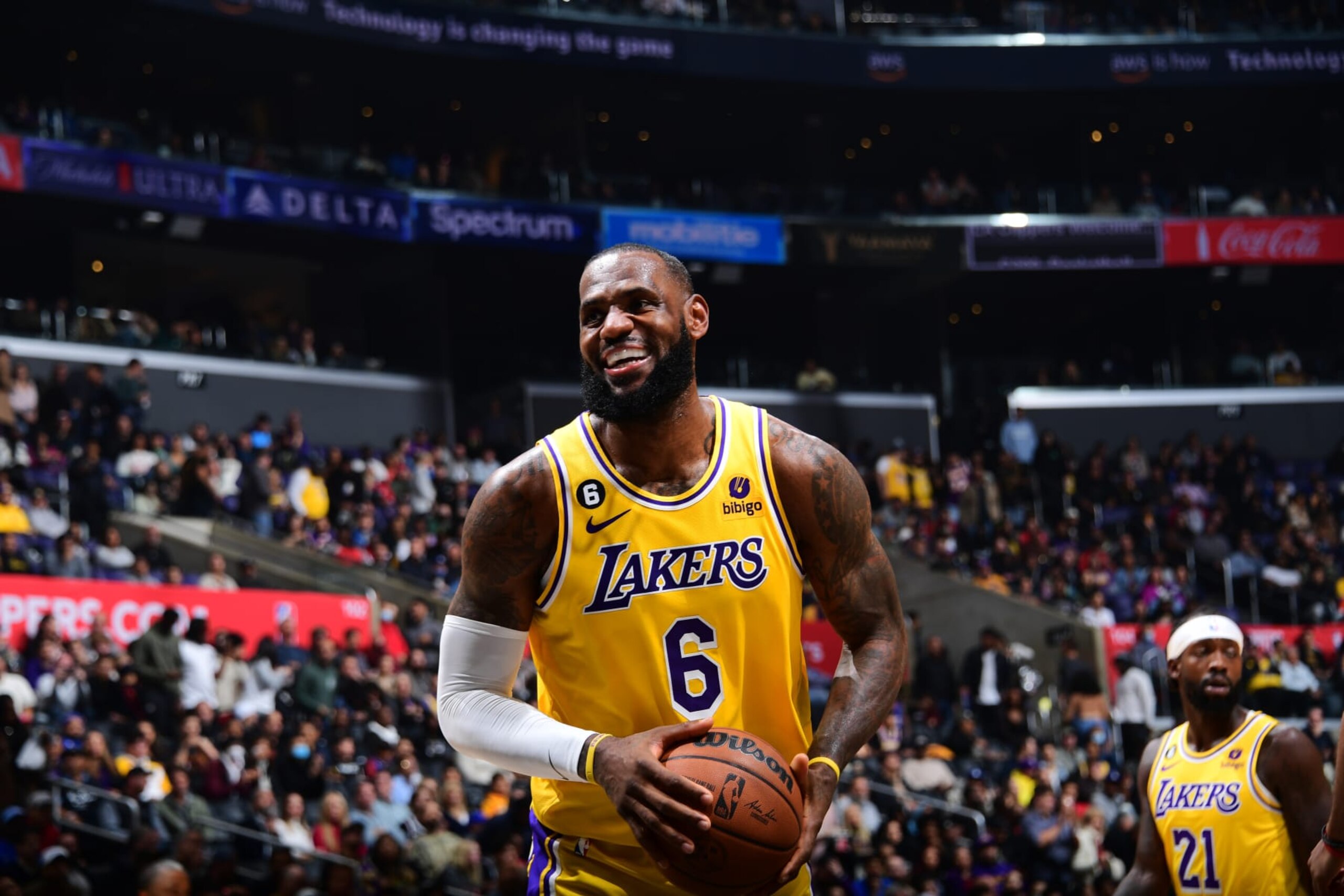 LOS ANGELES, CA - NOVEMBER 9: LeBron James #6 of the Los Angeles Lakers smiles during the game against the LA Clippers on November 9, 2022 at Crypto.Com Arena in Los Angeles, California. NOTE TO USER: User expressly acknowledges and agrees that, by downloading and/or using this Photograph, user is consenting to the terms and conditions of the Getty Images License Agreement. Mandatory Copyright Notice: Copyright 2022 NBAE (Photo by Adam Pantozzi/NBAE via Getty Images) LOS ANGELES, CA - NOVEMBER 9: LeBron James #6 of the Los Angeles Lakers smiles during the game against the LA Clippers on November 9, 2022 at Crypto.Com Arena in Los Angeles, California. NOTE TO USER: User expressly acknowledges and agrees that, by downloading and/or using this Photograph, user is consenting to the terms and conditions of the Getty Images License Agreement. Mandatory Copyright Notice: Copyright 2022 NBAE (Photo by Adam Pantozzi/NBAE via Getty Images)
