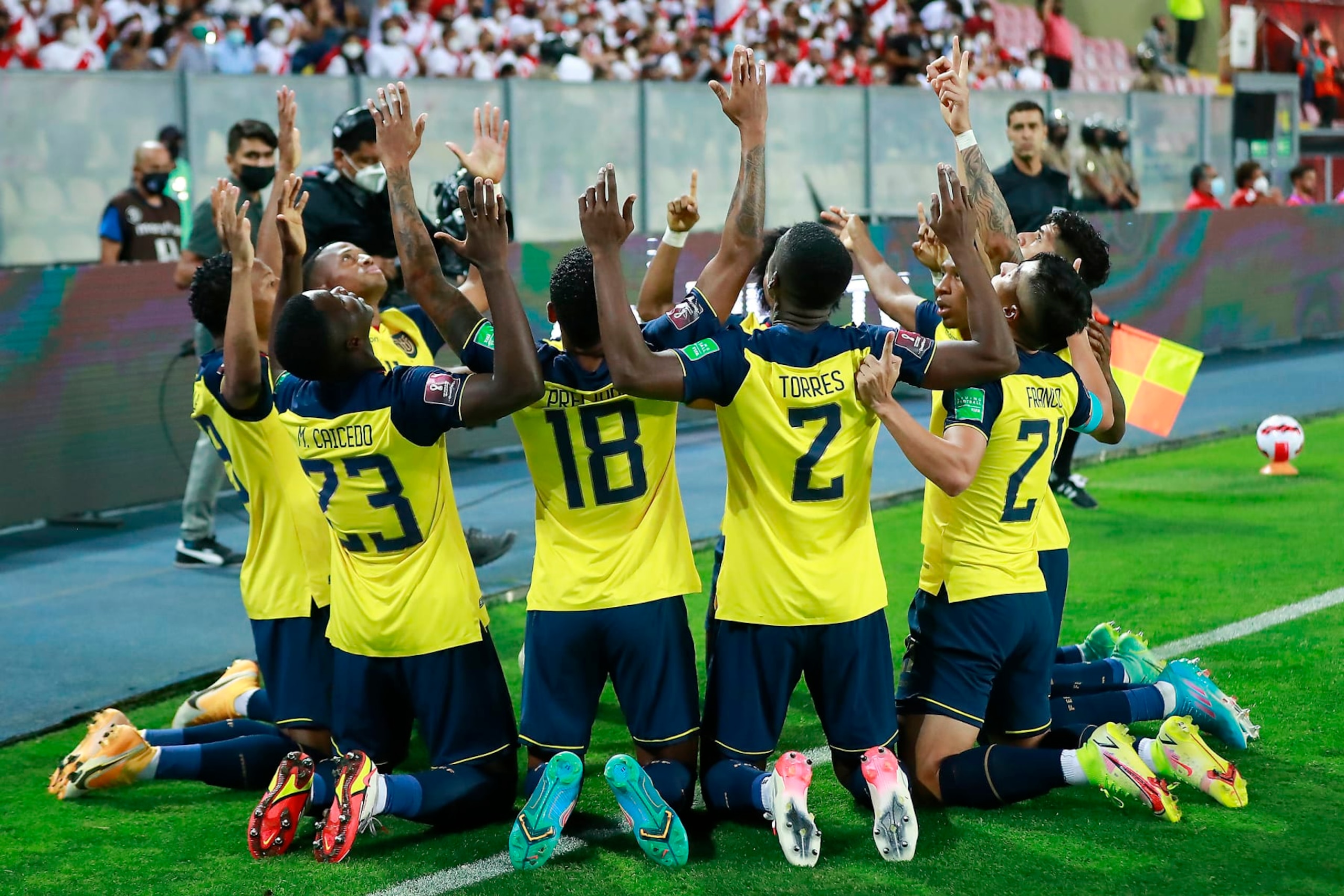 LIMA, PERU - FEBRUARY 01: Michael Estrada of Ecuador celebrates with teammates after scoring the first goal of his team during a match between Peru and Ecuador as part of FIFA World Cup Qatar 2022 Qualifiers at National Stadium on February 01, 2022 in Lima, Peru. (Photo by Daniel Apuy/Getty Images) LIMA, PERU - FEBRUARY 01: Michael Estrada of Ecuador celebrates with teammates after scoring the first goal of his team during a match between Peru and Ecuador as part of FIFA World Cup Qatar 2022 Qualifiers at National Stadium on February 01, 2022 in Lima, Peru. (Photo by Daniel Apuy/Getty Images)