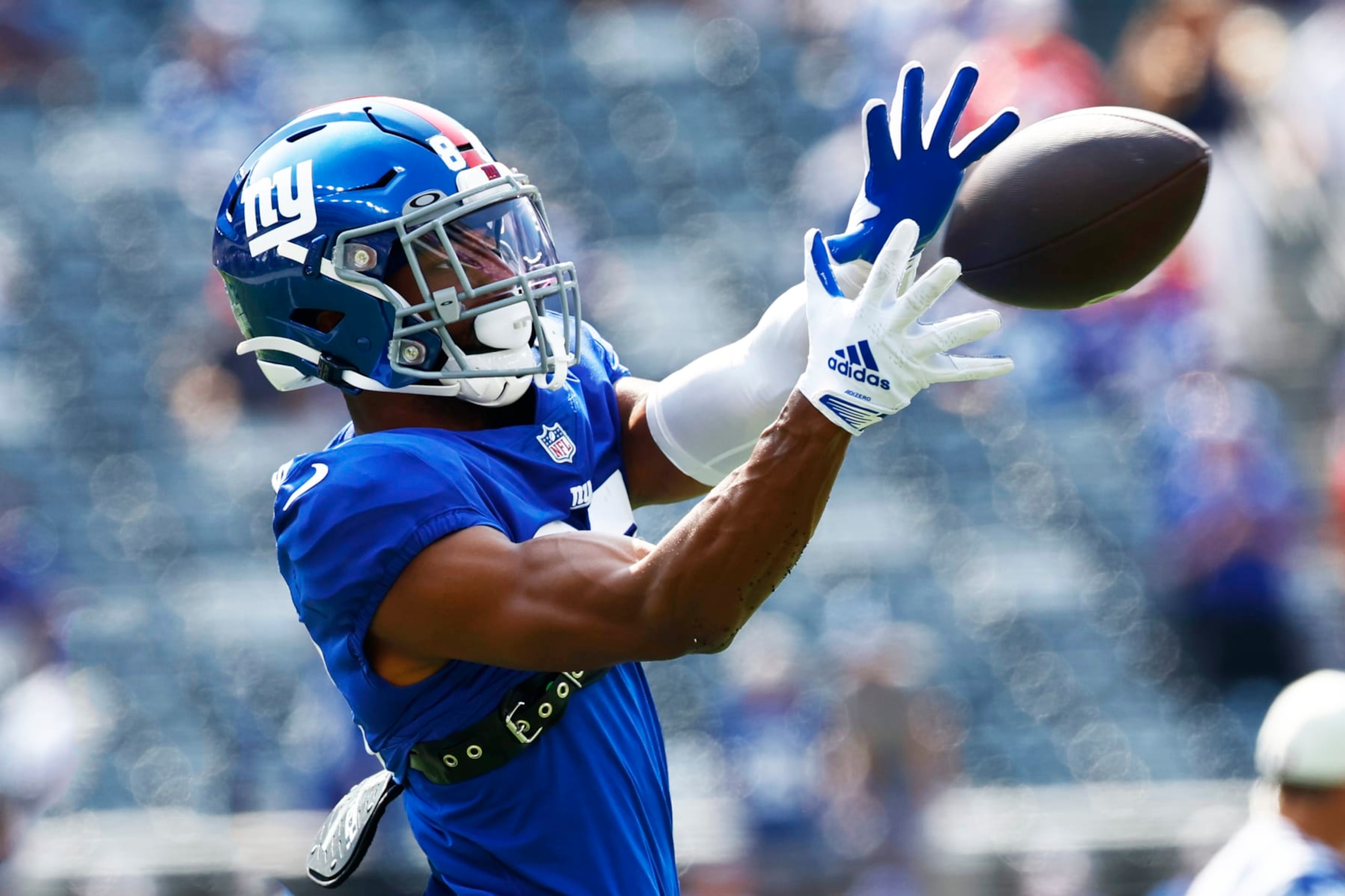 EAST RUTHERFORD, NJ - SEPTEMBER 18: Darius Slayton #86 of the New York Giants warms up before a game against the Carolina Panthers at MetLife Stadium on September 18, 2022 in East Rutherford, New Jersey. (Photo by Rich Schultz/Getty Images)