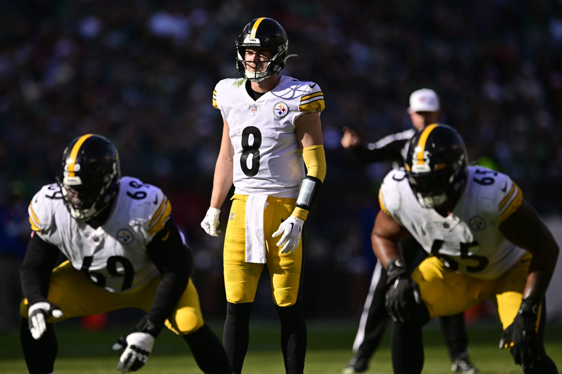 Pittsburgh Steelers quarterback Kenny Pickett in action during an NFL football game Philadelphia Eagles, Sunday, Oct. 30, 2022, in Philadelphia. (AP Photo/Derik Hamilton)