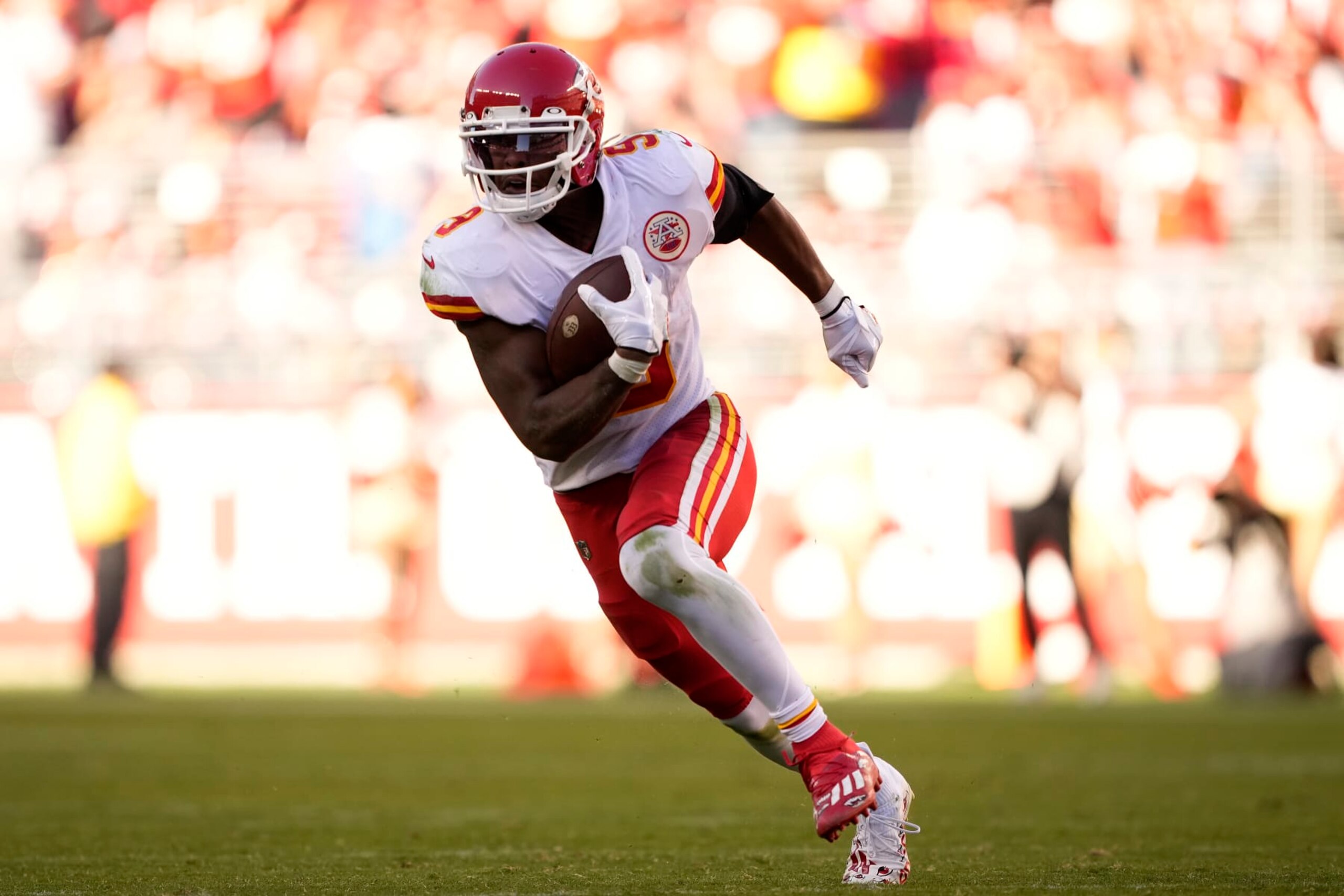 SANTA CLARA, CALIFORNIA - OCTOBER 23: JuJu Smith-Schuster #9 of the Kansas City Chiefs carries the ball for a touchdown in the fourth quarter against the San Francisco 49ers at Levi's Stadium on October 23, 2022 in Santa Clara, California. (Photo by Thearon W. Henderson/Getty Images) SANTA CLARA, CALIFORNIA - OCTOBER 23: JuJu Smith-Schuster #9 of the Kansas City Chiefs carries the ball for a touchdown in the fourth quarter against the San Francisco 49ers at Levi's Stadium on October 23, 2022 in Santa Clara, California. (Photo by Thearon W. Henderson/Getty Images)