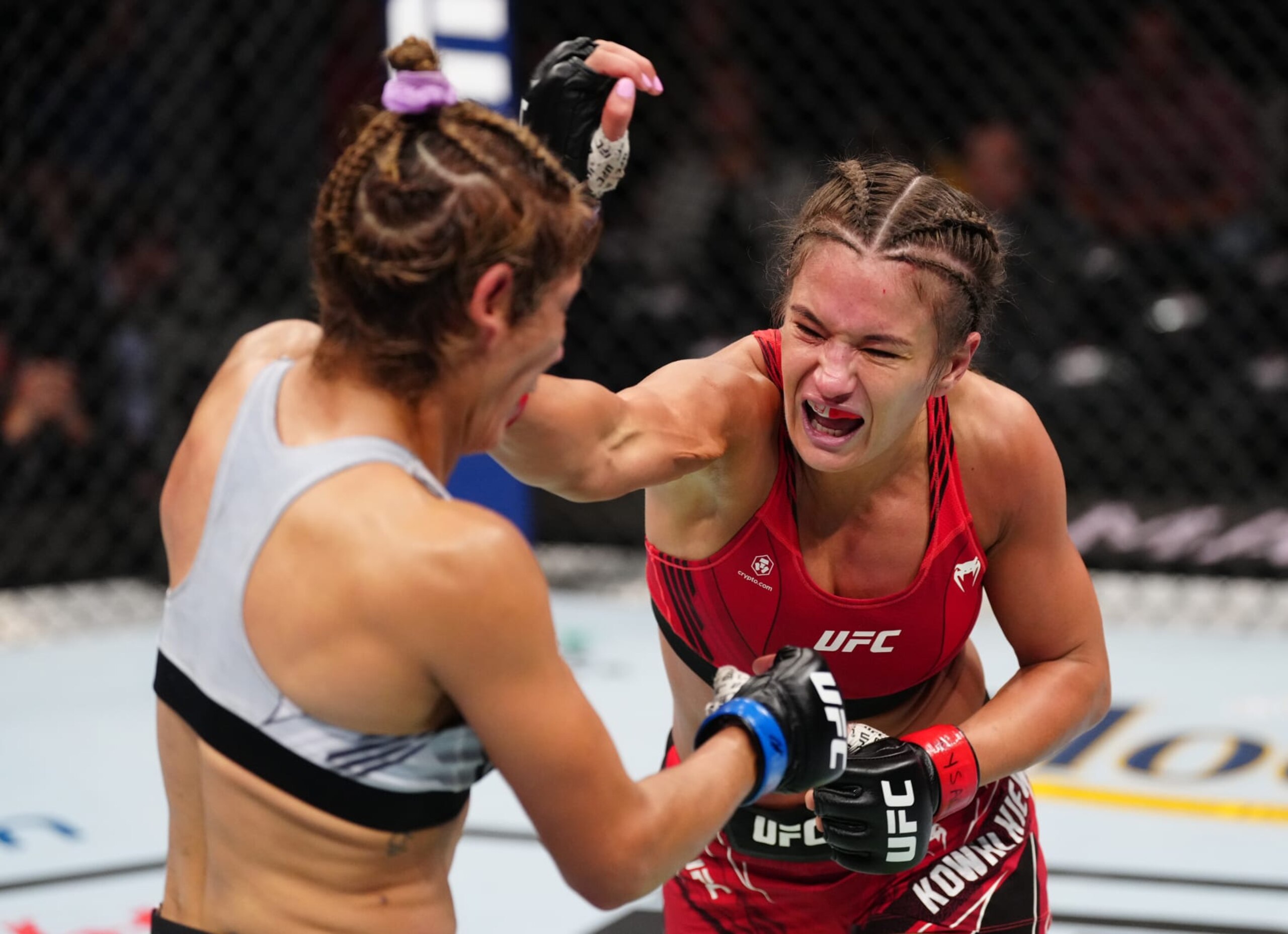NEW YORK, NEW YORK - NOVEMBER 12: (R-L) Karolina Kowalkiewicz of Poland punches Silvana Gomez Juarez of Argentina in a strawweight bout during the UFC 281 event at Madison Square Garden on November 12, 2022 in New York City. (Photo by Jeff Bottari/Zuffa LLC)