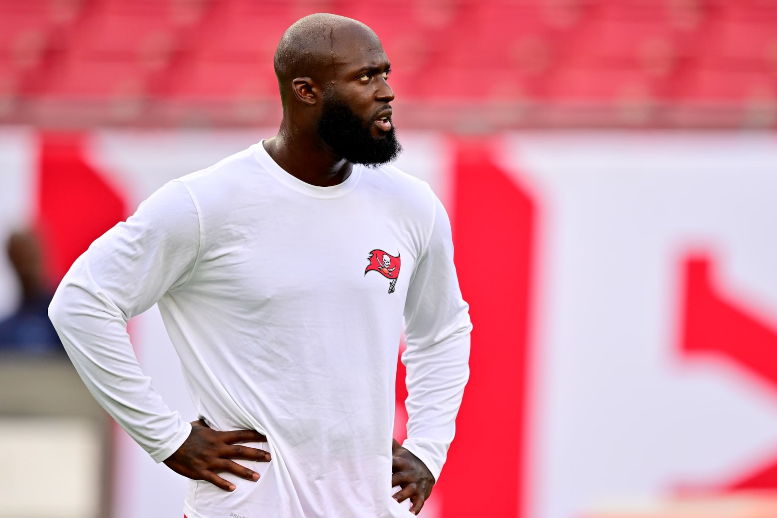 TAMPA, FLORIDA - NOVEMBER 06: Leonard Fournette #7 of the Tampa Bay Buccaneers warms up prior to playing the Los Angeles Rams at Raymond James Stadium on November 06, 2022 in Tampa, Florida. (Photo by Julio Aguilar/Getty Images) TAMPA, FLORIDA - NOVEMBER 06: Leonard Fournette #7 of the Tampa Bay Buccaneers warms up prior to playing the Los Angeles Rams at Raymond James Stadium on November 06, 2022 in Tampa, Florida. (Photo by Julio Aguilar/Getty Images)