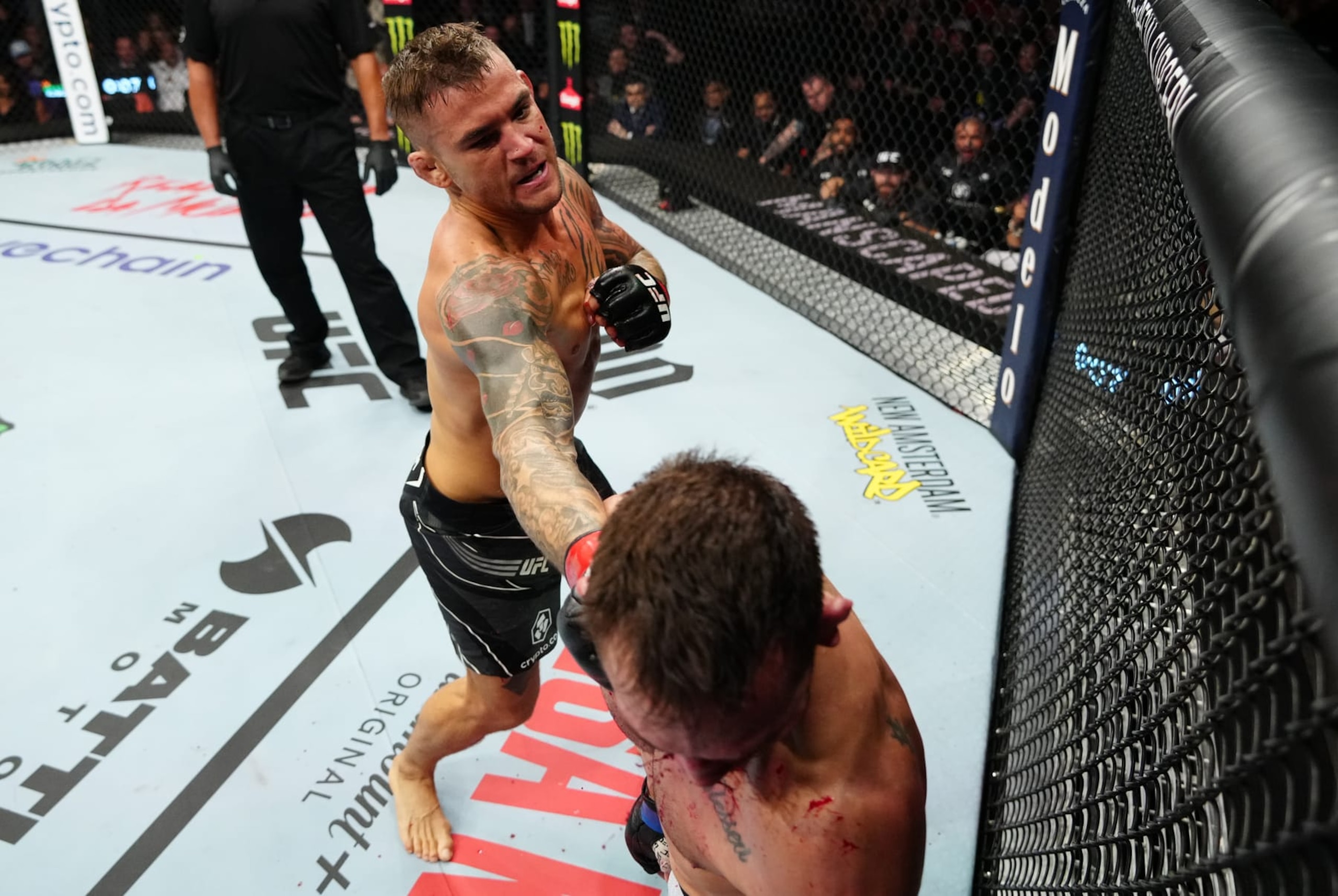 Dustin Poirier punches Michael Chandler Dustin Poirier punches Michael Chandler