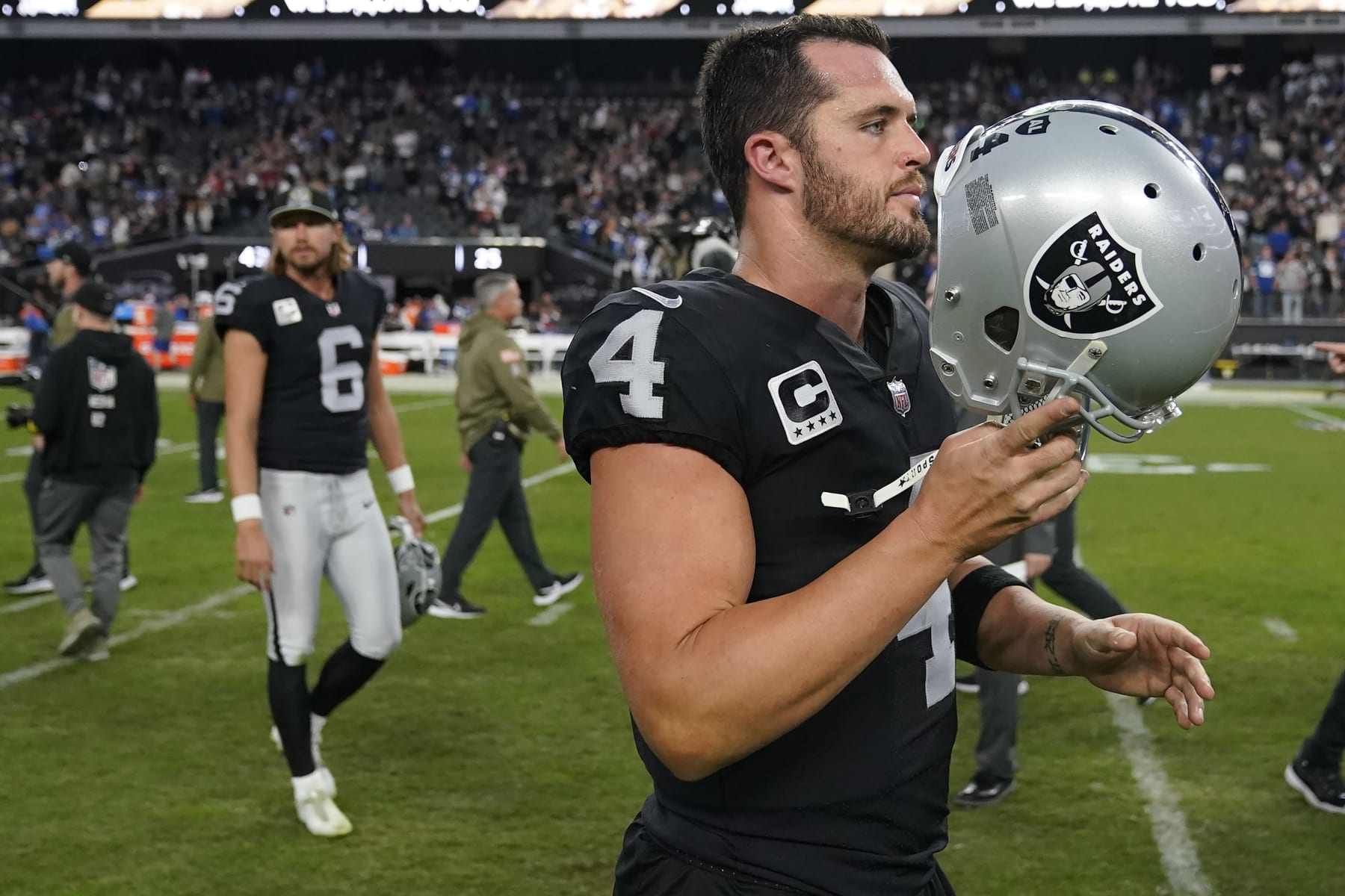 Las Vegas Raiders quarterback Derek Carr (4) leaves the field after an NFL football game against the Indianapolis Colts, Sunday, Nov. 13, 2022, in Las Vegas. (AP Photo/Matt York)