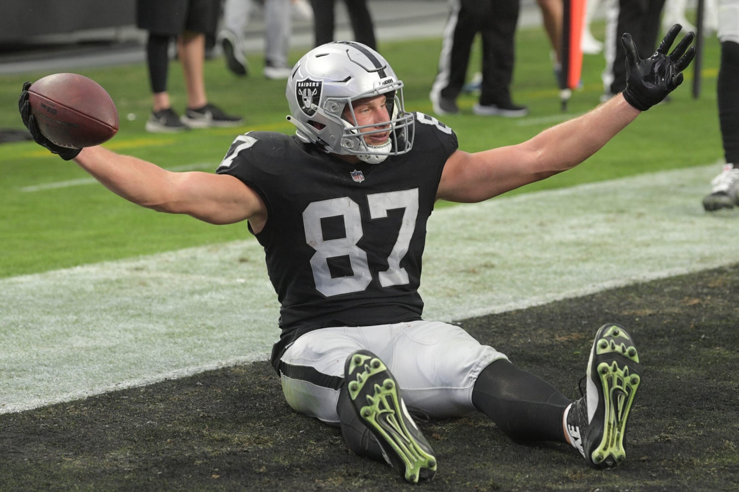 LAS VEGAS, NEVADA - NOVEMBER 13: Foster Moreau #87 of the Las Vegas Raiders reacts after scoring a touchdown in the second quarter of the game against the Indianapolis Colts at Allegiant Stadium on November 13, 2022 in Las Vegas, Nevada. (Photo by Sam Morris/Getty Images)