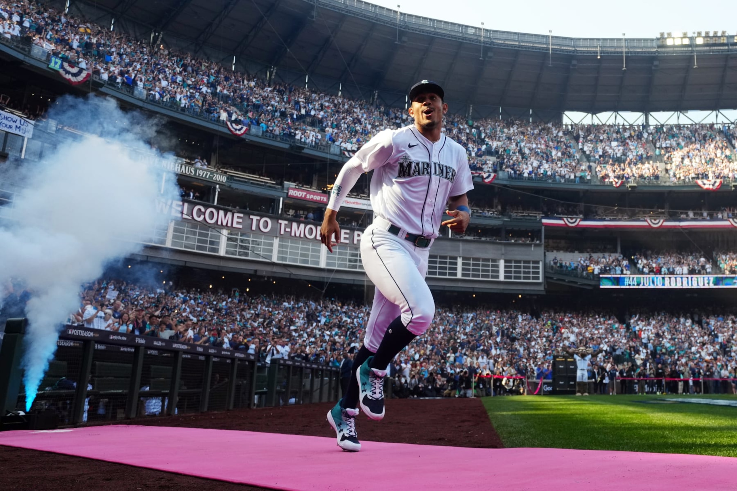 SEATTLE, WA - OCTOBER 15: Julio Rodrรญguez #44 of the Seattle Mariners takes the field prior to the game between the Houston Astros and the Seattle Mariners at T-Mobile Park on Saturday, October 15, 2022 in Seattle, Washington. (Photo by Daniel Shirey/MLB Photos via Getty Images) SEATTLE, WA - OCTOBER 15: Julio Rodrรญguez #44 of the Seattle Mariners takes the field prior to the game between the Houston Astros and the Seattle Mariners at T-Mobile Park on Saturday, October 15, 2022 in Seattle, Washington. (Photo by Daniel Shirey/MLB Photos via Getty Images)