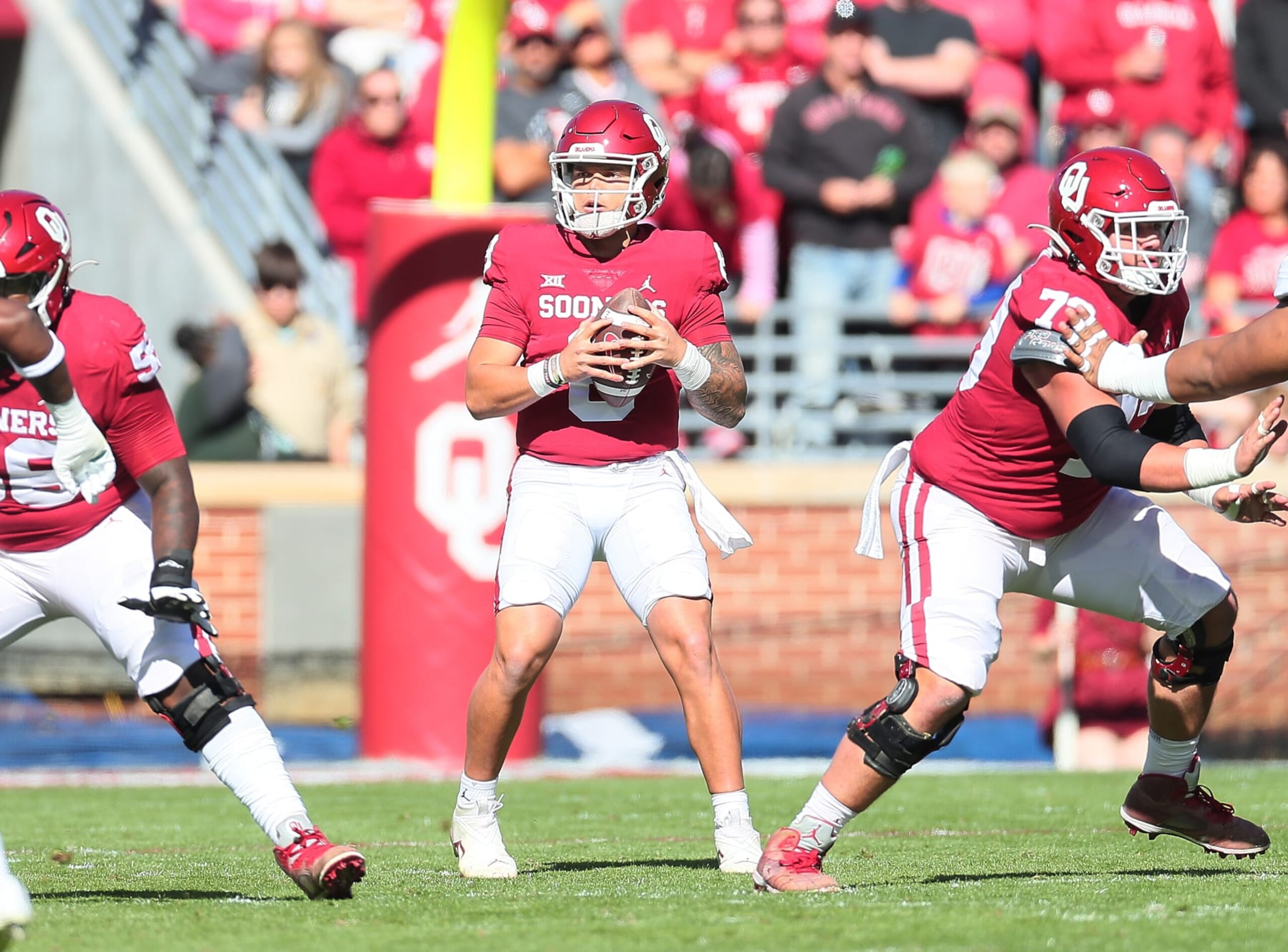 NORMAN, OK - NOVEMBER 05: Oklahoma Sooners QB    Dillon Gabriel (08) during a game between the Oklahoma Sooners and the Baylor Bears at Gaylord Memorial Stadium in Norman, Oklahoma on November 5, 2022. (Photo by David Stacy/Icon Sportswire via Getty Images)