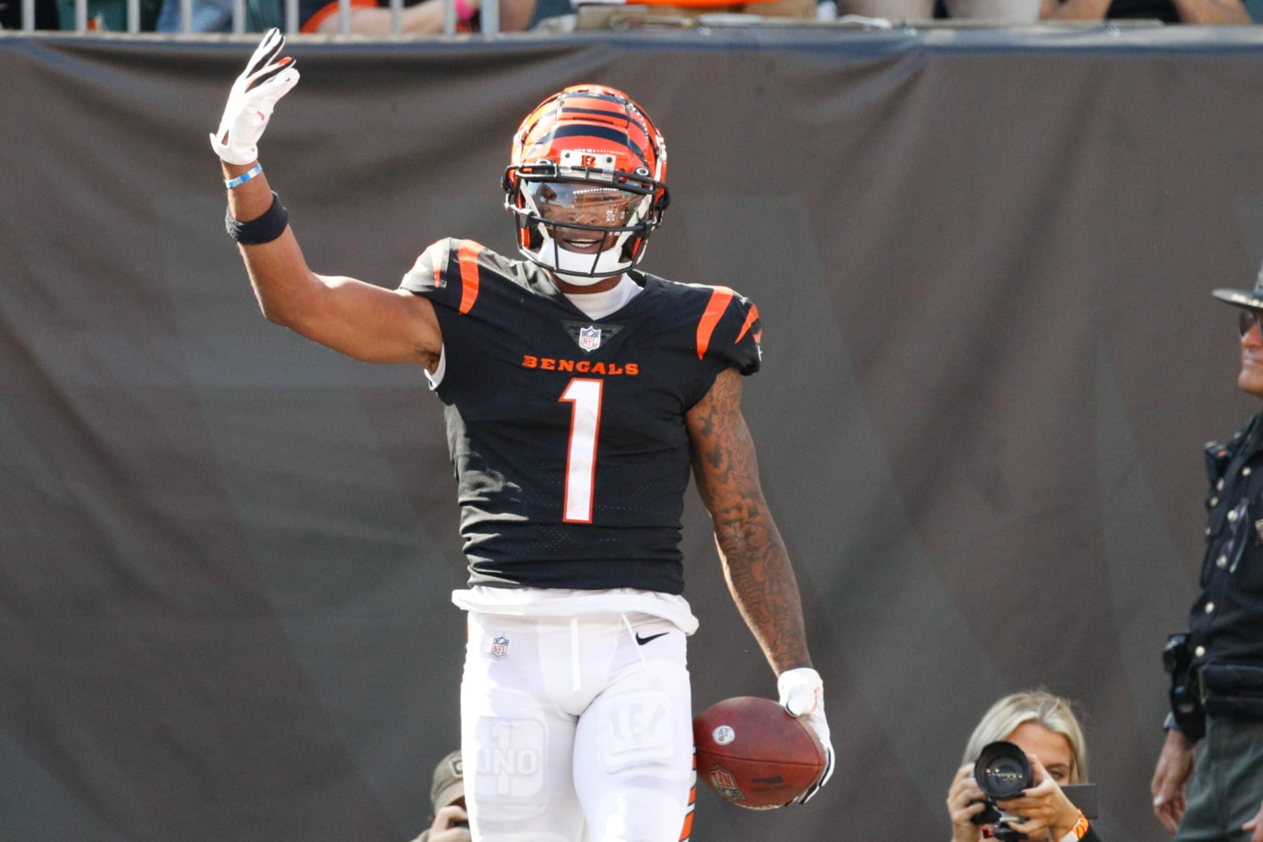 CINCINNATI, OH - OCTOBER 23: Cincinnati Bengals wide receiver Ja'Marr Chase (1) reacts after scoring a touchdown during the game against the Atlanta Falcons and the Cincinnati Bengals on October 23, 2022, at Paycor Stadium in Cincinnati, OH. (Photo by Ian Johnson/Icon Sportswire via Getty Images)