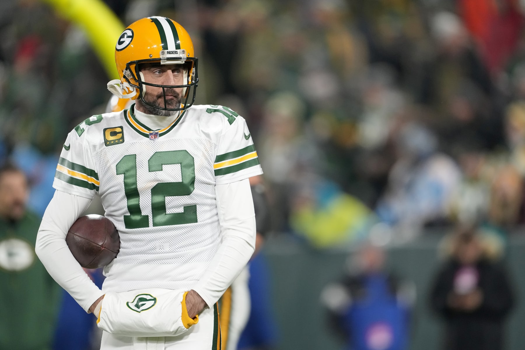 GREEN BAY, WISCONSIN - NOVEMBER 17: Aaron Rodgers #12 of the Green Bay Packers warms up prior to the game against the Tennessee Titans at Lambeau Field on November 17, 2022 in Green Bay, Wisconsin. (Photo by Patrick McDermott/Getty Images)