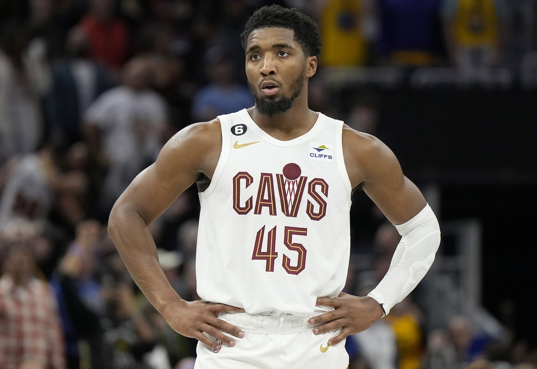 SAN FRANCISCO, CALIFORNIA - NOVEMBER 11: Donovan Mitchell #45 of the Cleveland Cavaliers looks on against the Golden State Warriors during the fourth quarter of an NBA basketball game at Chase Center on November 11, 2022 in San Francisco, California. NOTE TO USER: User expressly acknowledges and agrees that, by downloading and or using this photograph, User is consenting to the terms and conditions of the Getty Images License Agreement. (Photo by Thearon W. Henderson/Getty Images)