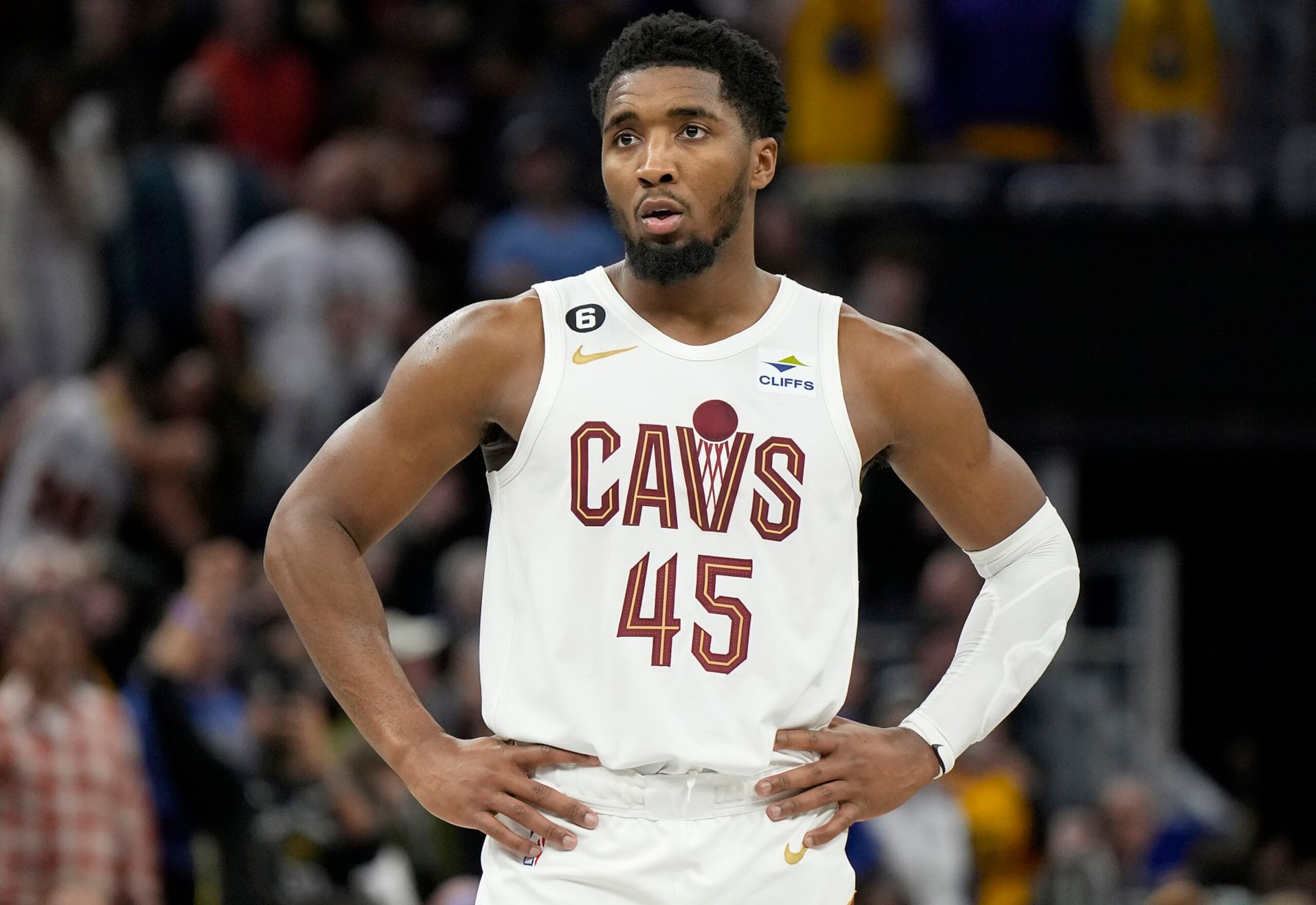 SAN FRANCISCO, CALIFORNIA - NOVEMBER 11: Donovan Mitchell #45 of the Cleveland Cavaliers looks on against the Golden State Warriors during the fourth quarter of an NBA basketball game at Chase Center on November 11, 2022 in San Francisco, California. NOTE TO USER: User expressly acknowledges and agrees that, by downloading and or using this photograph, User is consenting to the terms and conditions of the Getty Images License Agreement. (Photo by Thearon W. Henderson/Getty Images)