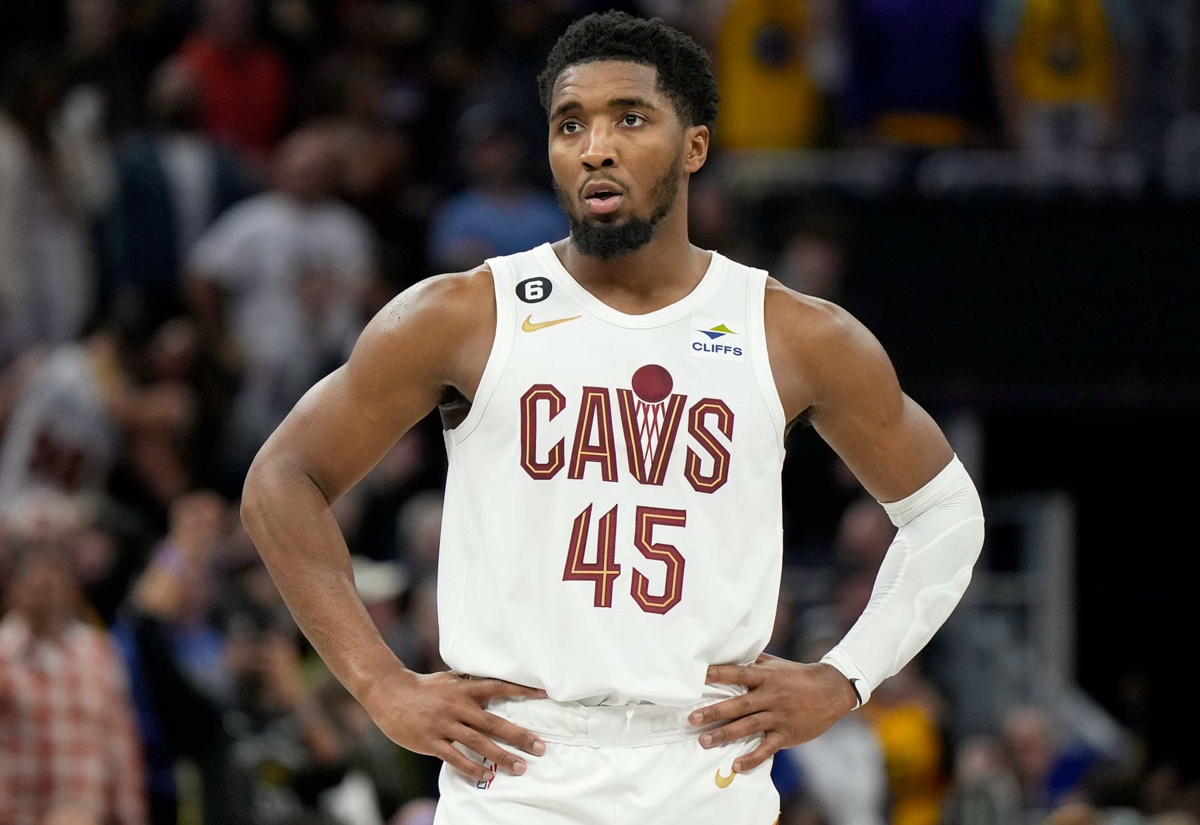 SAN FRANCISCO, CALIFORNIA - NOVEMBER 11: Donovan Mitchell #45 of the Cleveland Cavaliers looks on against the Golden State Warriors during the fourth quarter of an NBA basketball game at Chase Center on November 11, 2022 in San Francisco, California. NOTE TO USER: User expressly acknowledges and agrees that, by downloading and or using this photograph, User is consenting to the terms and conditions of the Getty Images License Agreement. (Photo by Thearon W. Henderson/Getty Images)