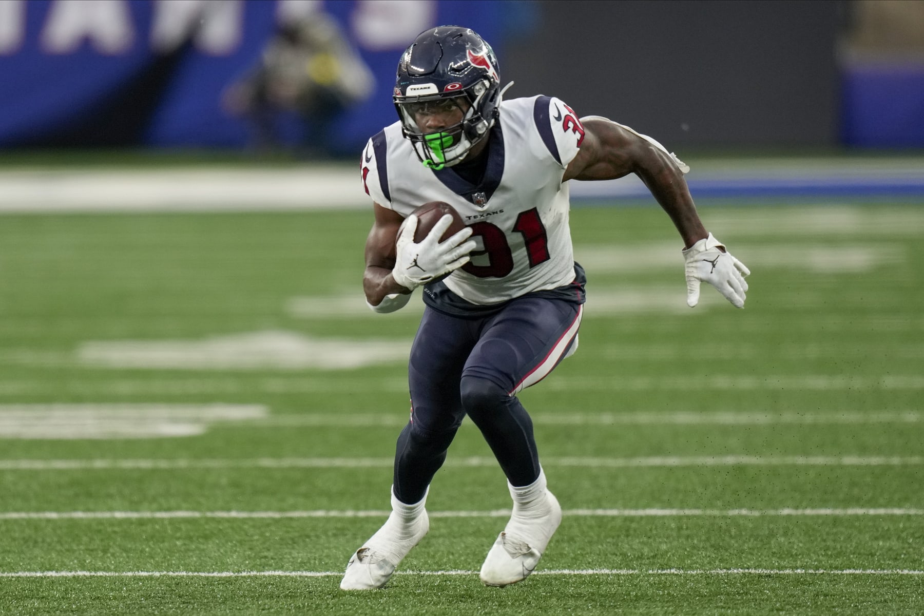 Dameon Pierce is having a successful rookie season even if the Texans aren't winning. 