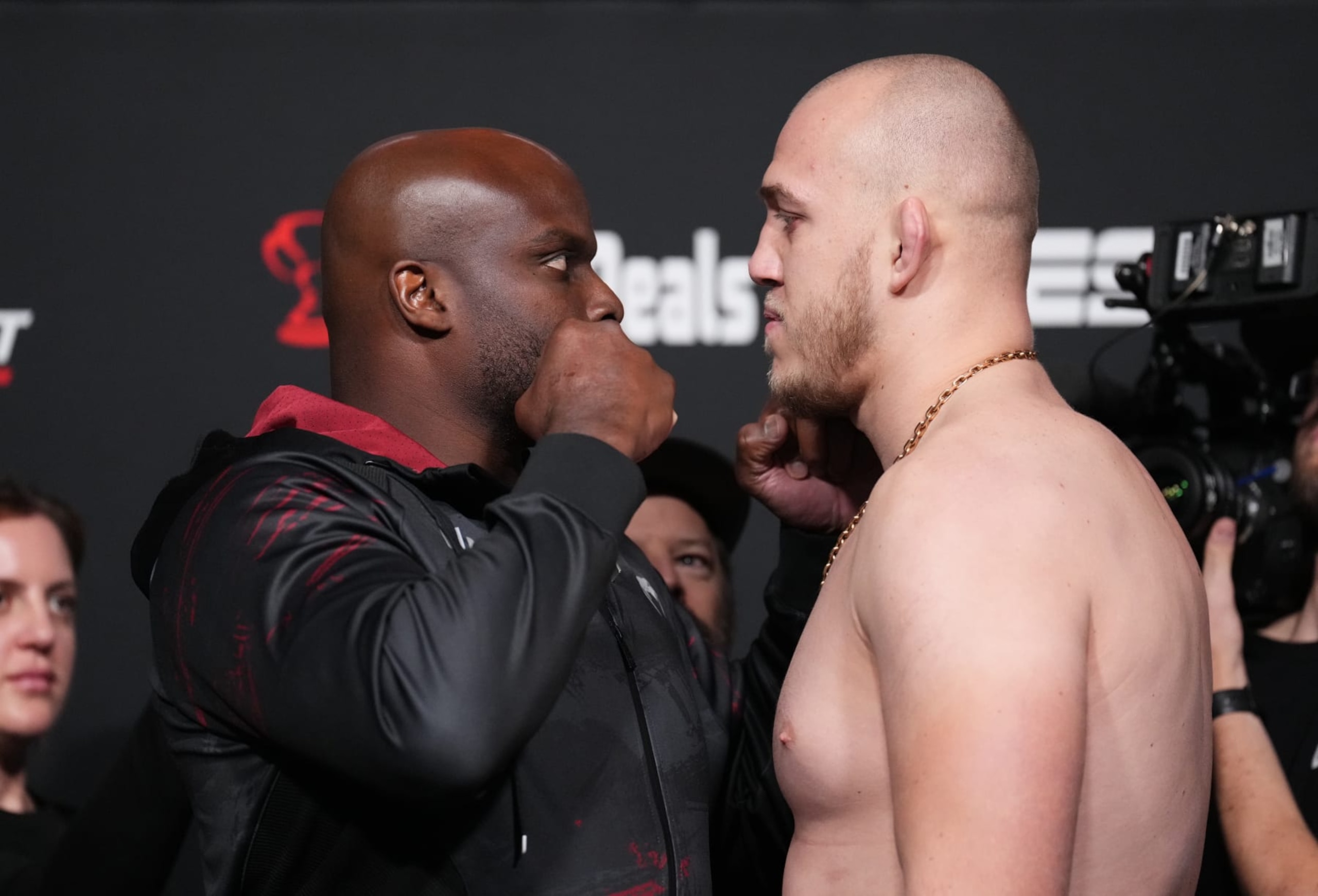 Derrick Lewis meets Serghei Spivak in the main event. Derrick Lewis meets Serghei Spivak in the main event.