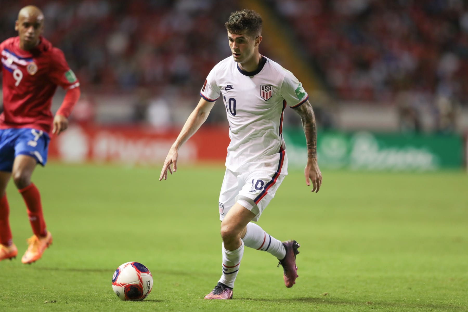 SAN JOSE, COSTA RICA - MARCH 30: Christian Pulisic #10 of the United States moves with the ball during a FIFA World Cup qualifier game between Costa Rica and USMNT at Estadio Nacional de Costa Rica on March 30, 2022 in San Jose, Costa Rica. (Photo by John Dorton/ISI Photos/Getty Images)
