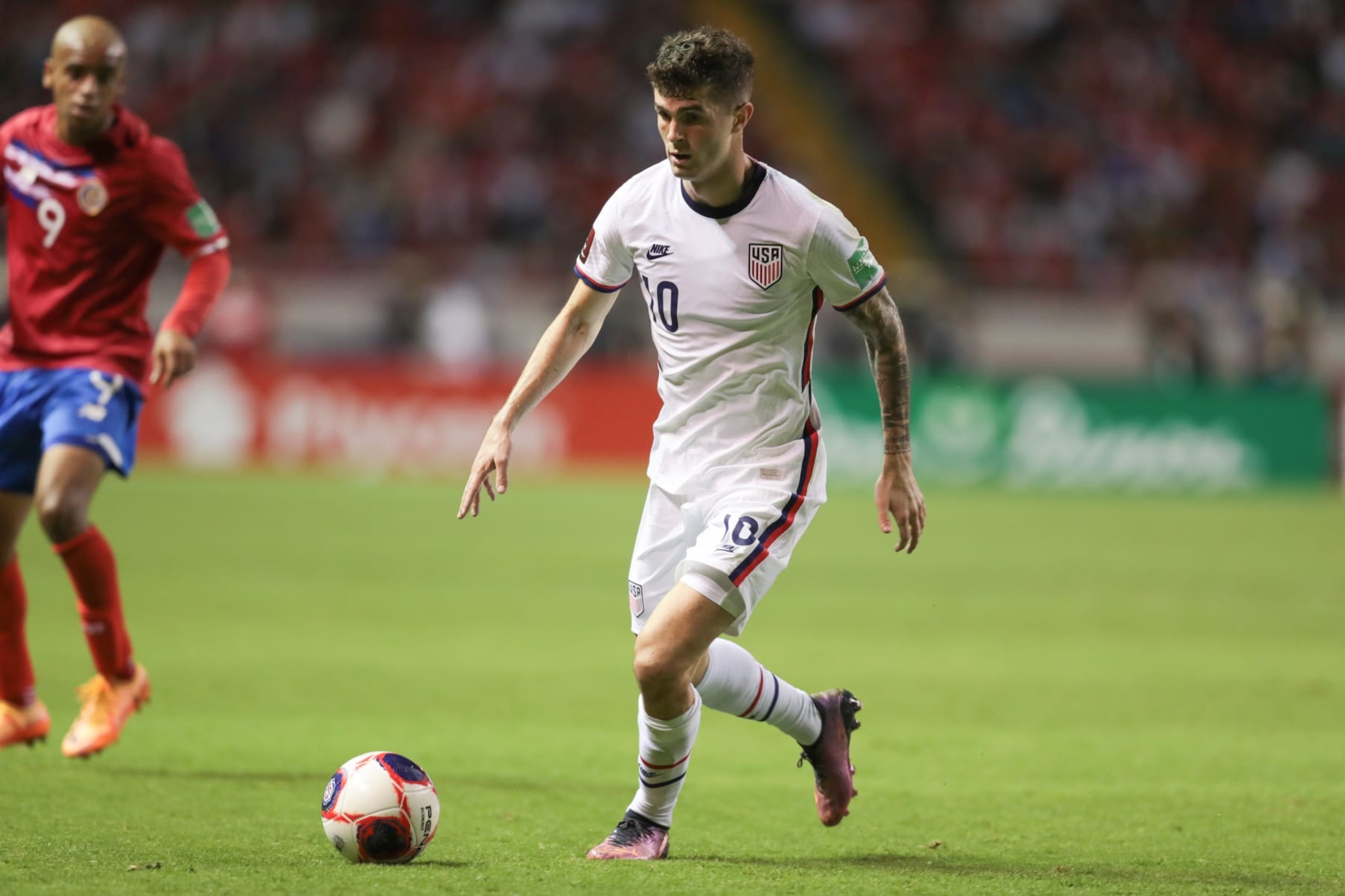 SAN JOSE, COSTA RICA - MARCH 30: Christian Pulisic #10 of the United States moves with the ball during a FIFA World Cup qualifier game between Costa Rica and USMNT at Estadio Nacional de Costa Rica on March 30, 2022 in San Jose, Costa Rica. (Photo by John Dorton/ISI Photos/Getty Images)