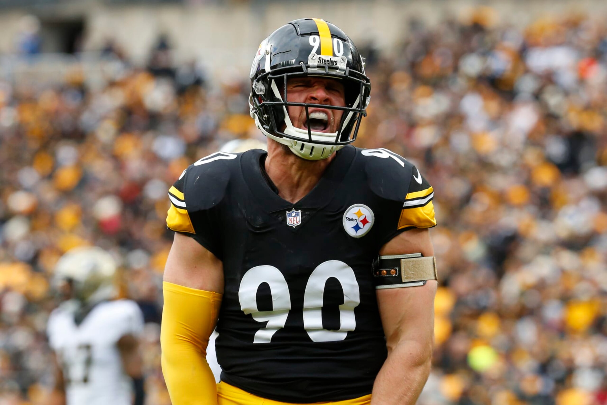 PITTSBURGH, PENNSYLVANIA - NOVEMBER 13: T.J. Watt #90 of the Pittsburgh Steelers reacts after a tackle in the game against the New Orleans Saints during the first quarter at Acrisure Stadium on November 13, 2022 in Pittsburgh, Pennsylvania. (Photo by Justin K. Aller/Getty Images)