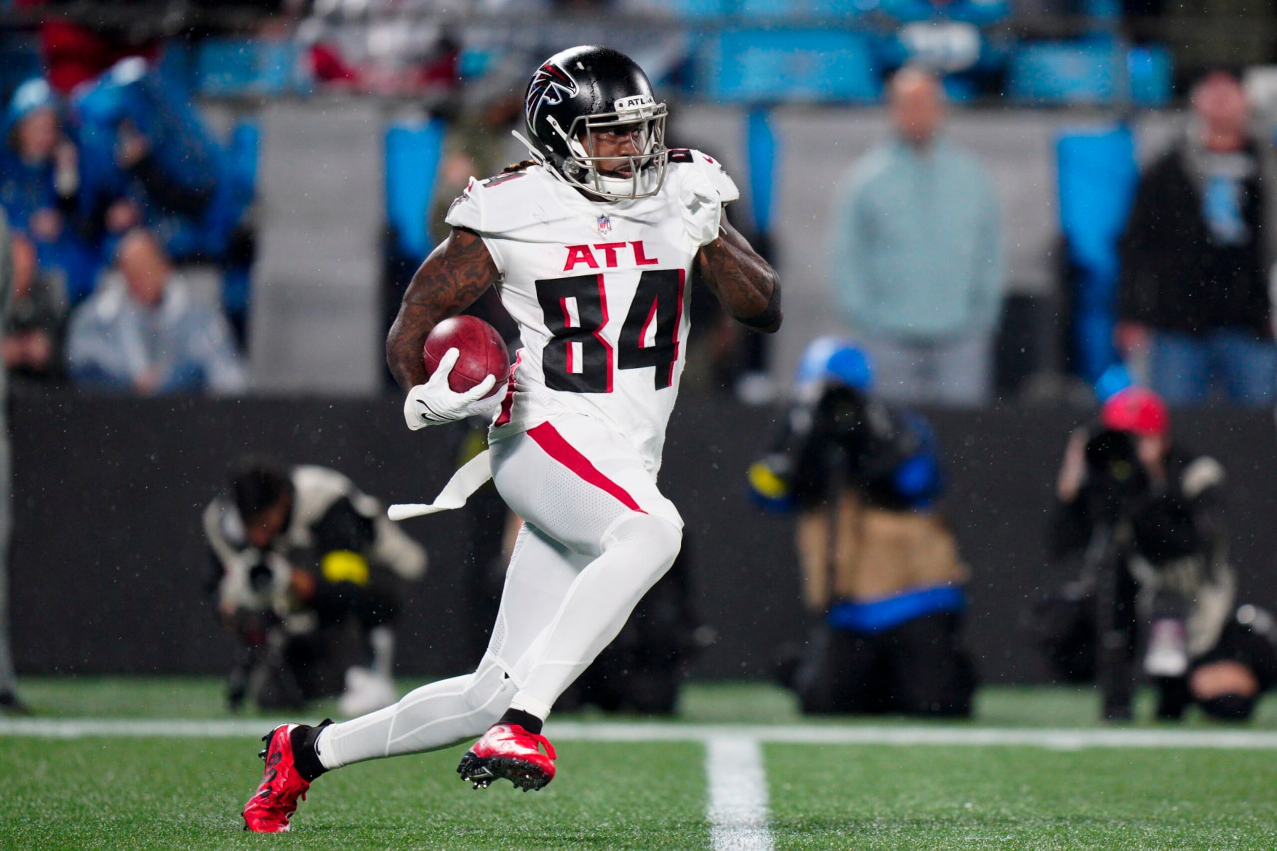 Atlanta Falcons running back Cordarrelle Patterson runs against the Carolina Panthers during the first half of an NFL football game on Thursday, Nov. 10, 2022, in Charlotte, N.C. (AP Photo/Jacob Kupferman) Atlanta Falcons running back Cordarrelle Patterson runs against the Carolina Panthers during the first half of an NFL football game on Thursday, Nov. 10, 2022, in Charlotte, N.C. (AP Photo/Jacob Kupferman)