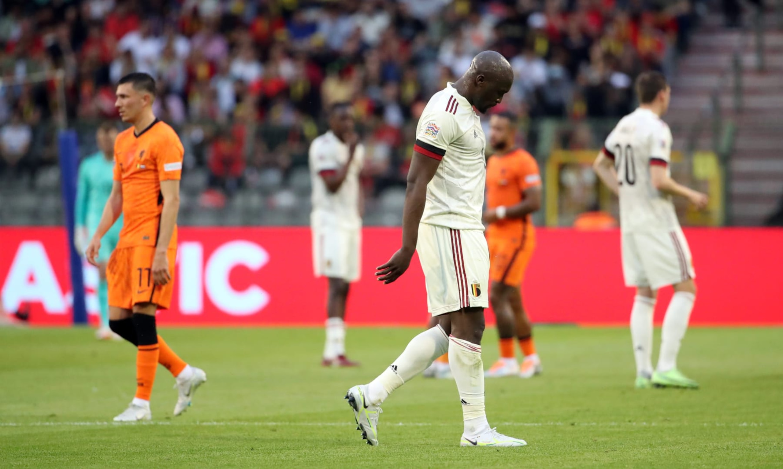 BRUSSELS, BELGIUM - JUNE 03: Romelu Lukaku of Belgium suffers an injury during the UEFA Nations League League A Group 4 match between Belgium and The Netherlands at King Baudouin Stadium on June 3, 2022 in Brussels, Belgium. (Photo by Vincent Van Doornick/Isosport/MB Media/Getty Images)
