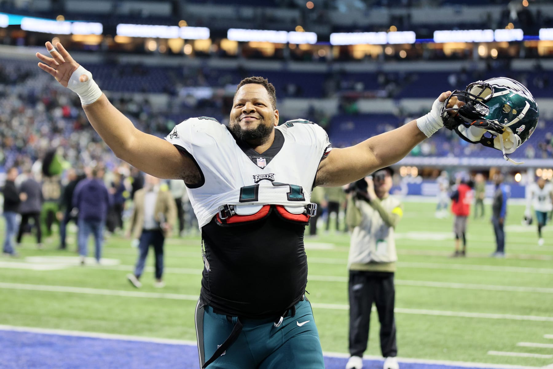 INDIANAPOLIS, INDIANA - NOVEMBER 20: Ndamukong Suh #74 of the Philadelphia Eagles celebrates after his team's 17-16 win against the Indianapolis Colts at Lucas Oil Stadium on November 20, 2022 in Indianapolis, Indiana. (Photo by Andy Lyons/Getty Images)