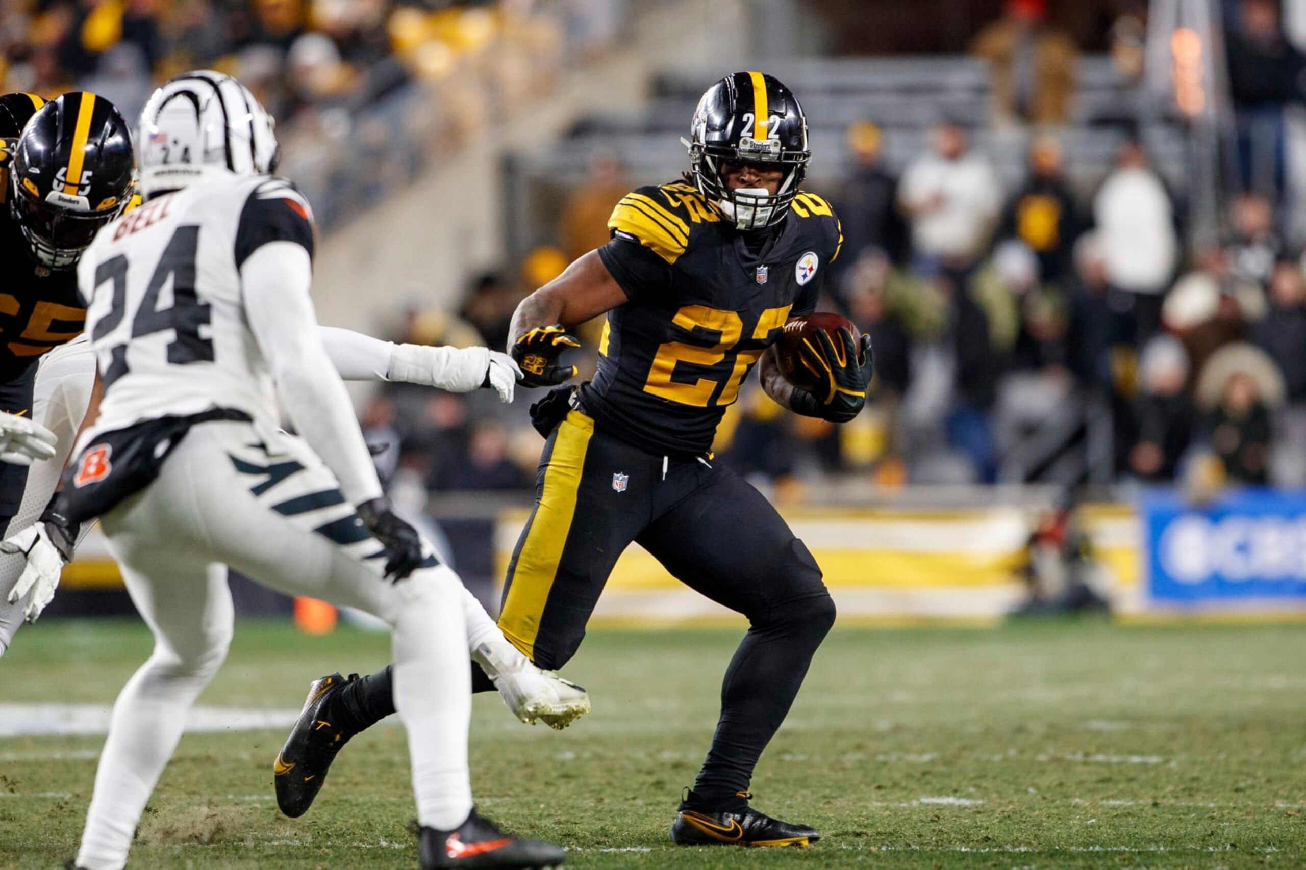 Pittsburgh Steelers running back Najee Harris (22) rushes during an NFL football game, Sunday, Nov. 20, 2022, in Pittsburgh, PA. (AP Photo/Matt Durisko) Pittsburgh Steelers running back Najee Harris (22) rushes during an NFL football game, Sunday, Nov. 20, 2022, in Pittsburgh, PA. (AP Photo/Matt Durisko)