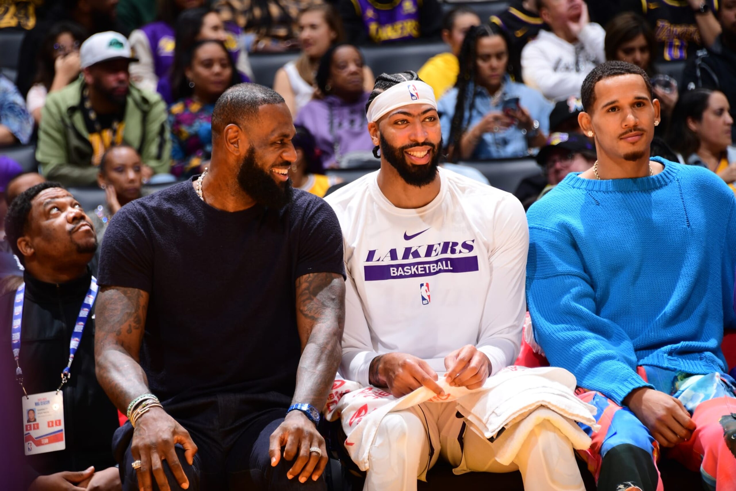 LOS ANGELES, CA - NOVEMBER 20: Anthony Davis #3 and LeBron James #6 of the Los Angeles Lakers smiles during the game against the San Antonio Spurs on November 20, 2022 at Crypto.Com Arena in Los Angeles, California. NOTE TO USER: User expressly acknowledges and agrees that, by downloading and/or using this Photograph, user is consenting to the terms and conditions of the Getty Images License Agreement. Mandatory Copyright Notice: Copyright 2022 NBAE (Photo by Adam Pantozzi/NBAE via Getty Images) LOS ANGELES, CA - NOVEMBER 20: Anthony Davis #3 and LeBron James #6 of the Los Angeles Lakers smiles during the game against the San Antonio Spurs on November 20, 2022 at Crypto.Com Arena in Los Angeles, California. NOTE TO USER: User expressly acknowledges and agrees that, by downloading and/or using this Photograph, user is consenting to the terms and conditions of the Getty Images License Agreement. Mandatory Copyright Notice: Copyright 2022 NBAE (Photo by Adam Pantozzi/NBAE via Getty Images)