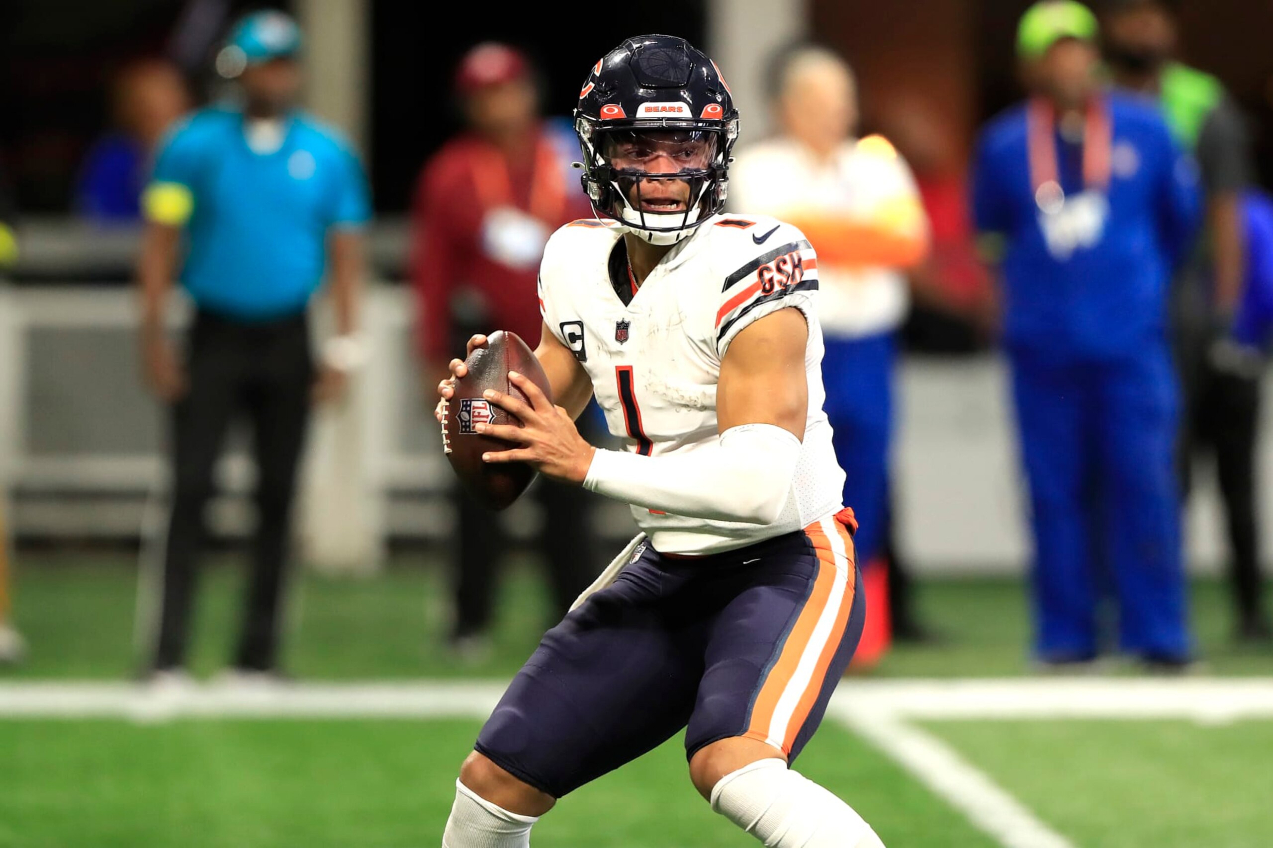 ATLANTA, GA - NOVEMBER 20: Chicago Bears quarterback Justin Fields (1) drops back to pass during the Sunday afternoon NFL game between the Chicago Bears and the Atlanta Falcons on November 20, 2022 at Mercedes-Benz Stadium in Atlanta, Georgia.  (Photo by David J. Griffin/Icon Sportswire via Getty Images)