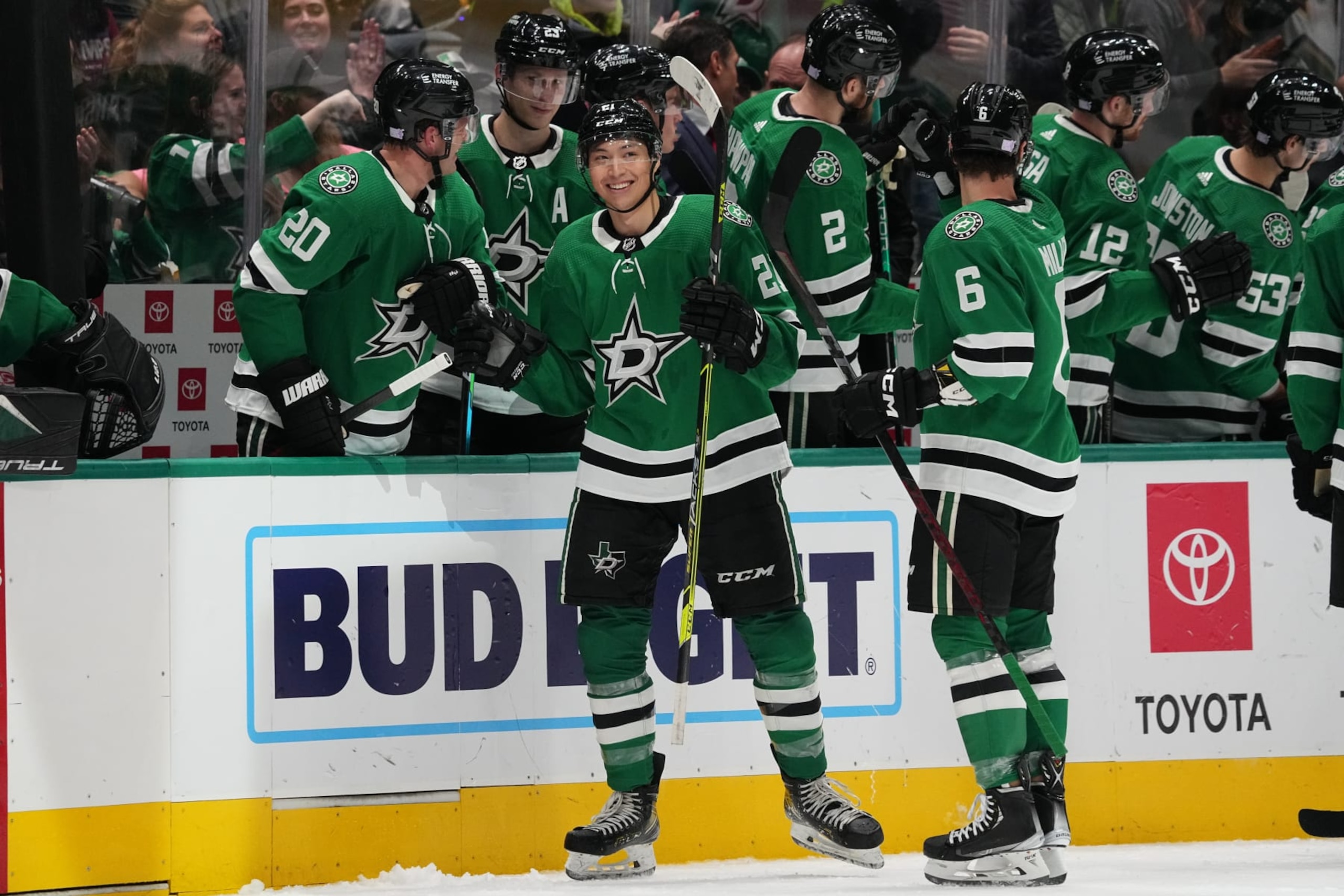 DALLAS, TX - NOVEMBER 21: Jason Robertson #21 of the Dallas Stars celebrates a goal against the Colorado Avalanche at the American Airlines Center on November 21, 2022 in Dallas, Texas. (Photo by Glenn James/NHLI via Getty Images) DALLAS, TX - NOVEMBER 21: Jason Robertson #21 of the Dallas Stars celebrates a goal against the Colorado Avalanche at the American Airlines Center on November 21, 2022 in Dallas, Texas. (Photo by Glenn James/NHLI via Getty Images)