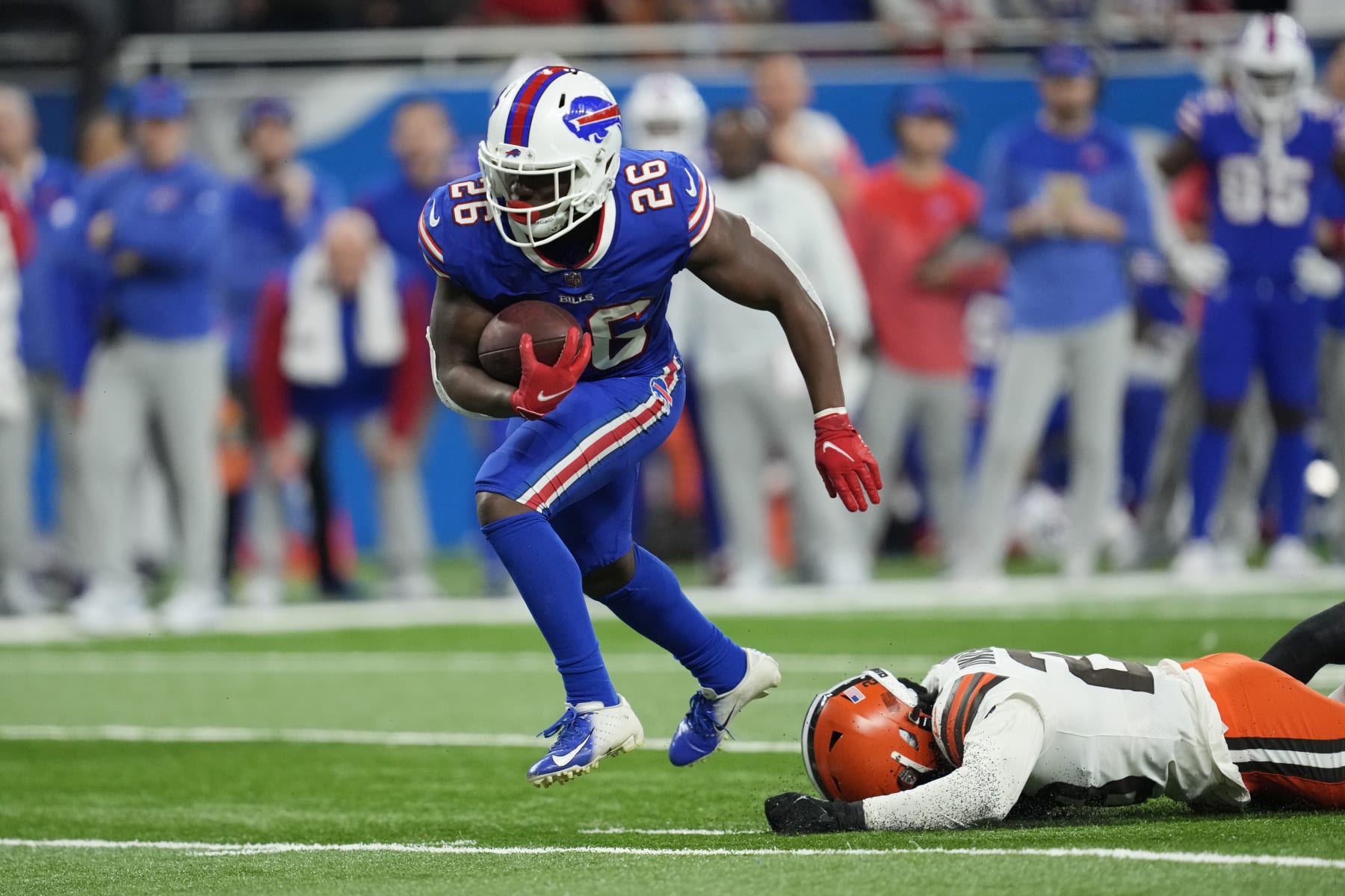 Buffalo Bills running back Devin Singletary rushes during the first half of an NFL football game against the Cleveland Browns, Sunday, Nov. 20, 2022, in Detroit. (AP Photo/Paul Sancya)