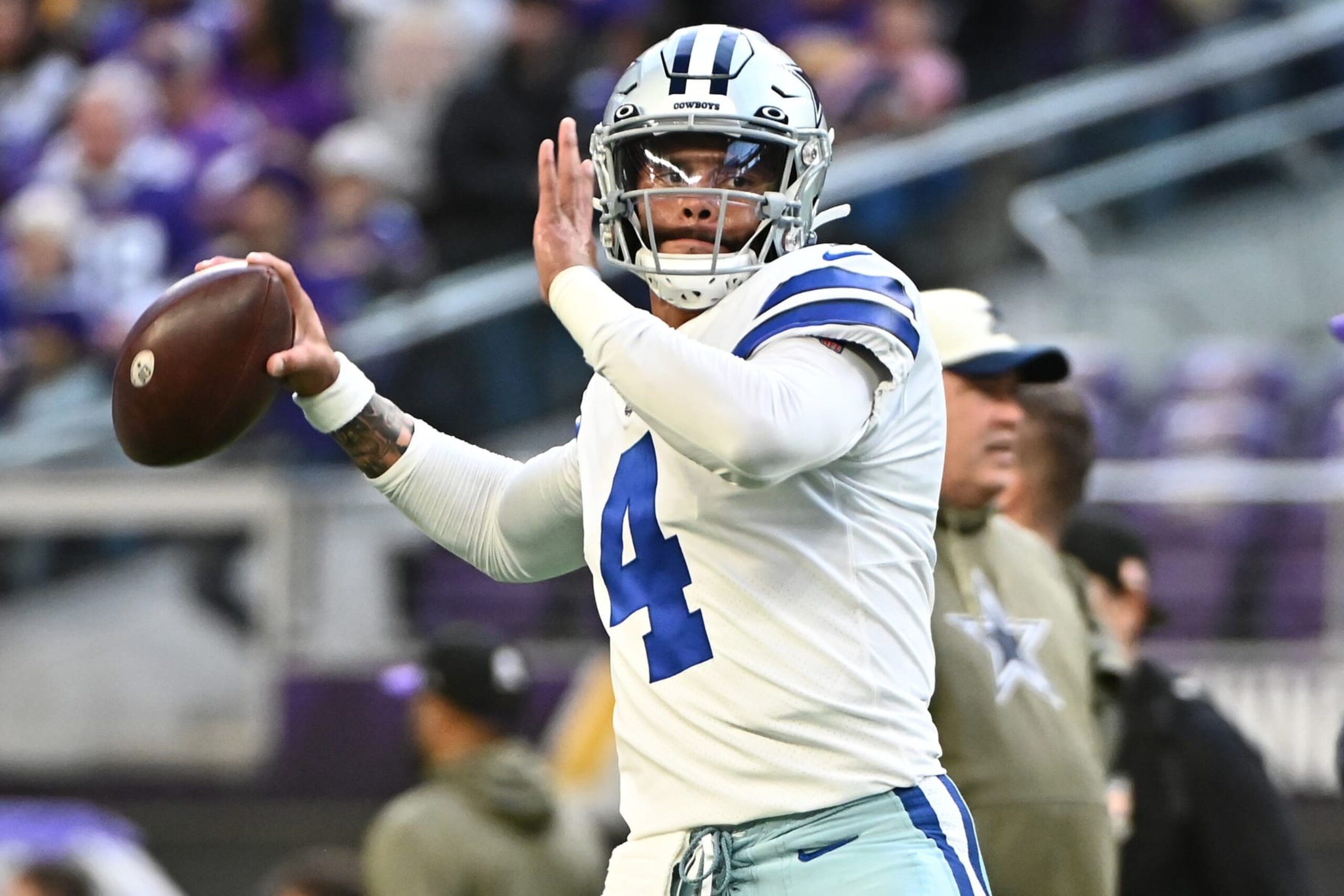 MINNEAPOLIS, MINNESOTA - NOVEMBER 20: Dak Prescott #4 of the Dallas Cowboys warms up prior to playing the Minnesota Vikings at U.S. Bank Stadium on November 20, 2022 in Minneapolis, Minnesota. (Photo by Stephen Maturen/Getty Images) MINNEAPOLIS, MINNESOTA - NOVEMBER 20: Dak Prescott #4 of the Dallas Cowboys warms up prior to playing the Minnesota Vikings at U.S. Bank Stadium on November 20, 2022 in Minneapolis, Minnesota. (Photo by Stephen Maturen/Getty Images)