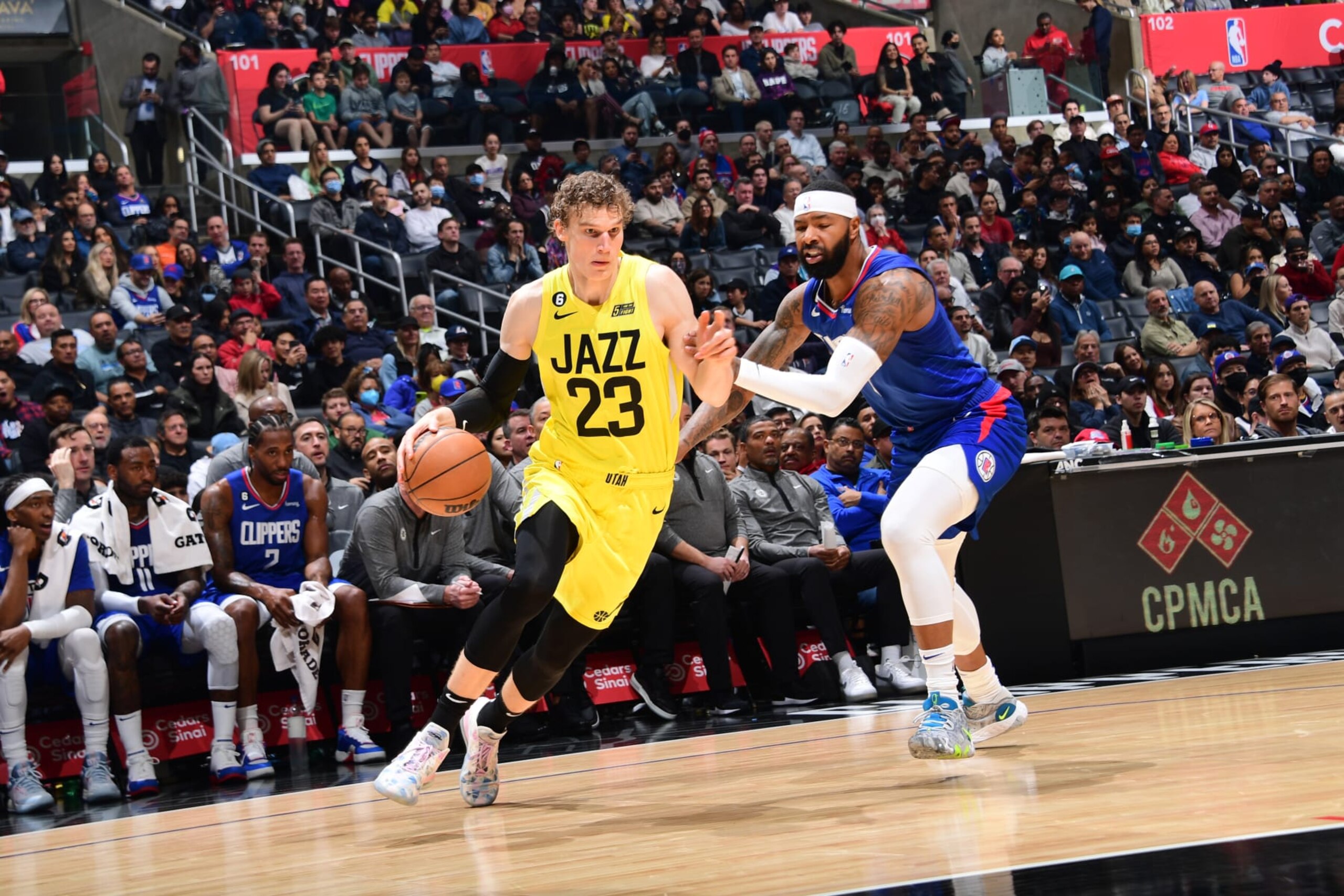 LOS ANGELES, CA - NOVEMBER 21: Lauri Markkanen #23 of the Utah Jazz drives to the basket during the game against the LA Clippers on November 21, 2022 at Crypto.Com Arena in Los Angeles, California. NOTE TO USER: User expressly acknowledges and agrees that, by downloading and/or using this Photograph, user is consenting to the terms and conditions of the Getty Images License Agreement. Mandatory Copyright Notice: Copyright 2022 NBAE (Photo by Adam Pantozzi/NBAE via Getty Images)