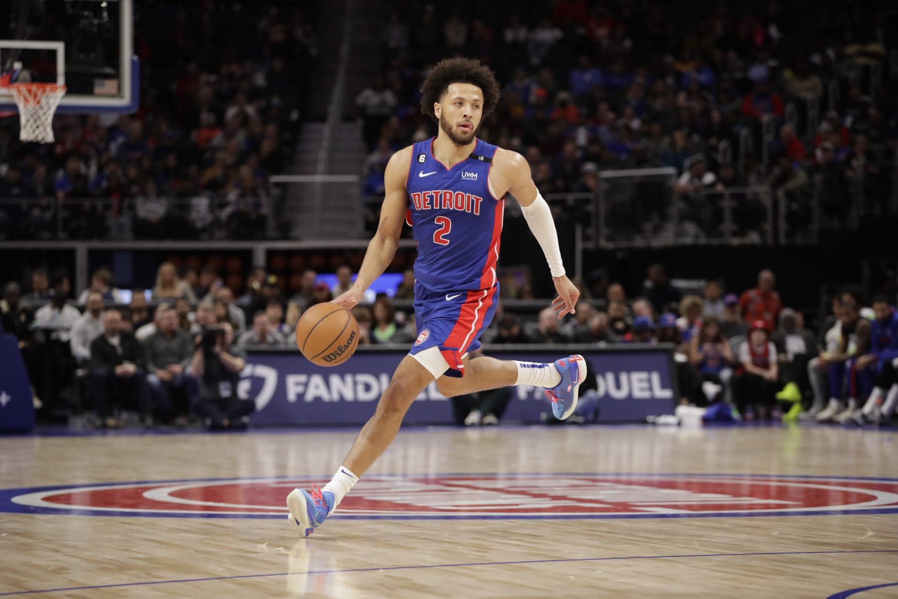 DETROIT, MI - NOVEMBER 7: Cade Cunningham #2 of the Detroit Pistons moves the ball against the Oklahoma City Thunder on November 7, 2022 at Little Caesars Arena in Detroit, Michigan. NOTE TO USER: User expressly acknowledges and agrees that, by downloading and/or using this photograph, User is consenting to the terms and conditions of the Getty Images License Agreement. Mandatory Copyright Notice: Copyright 2022 NBAE (Photo by Brian Sevald/NBAE via Getty Images)
